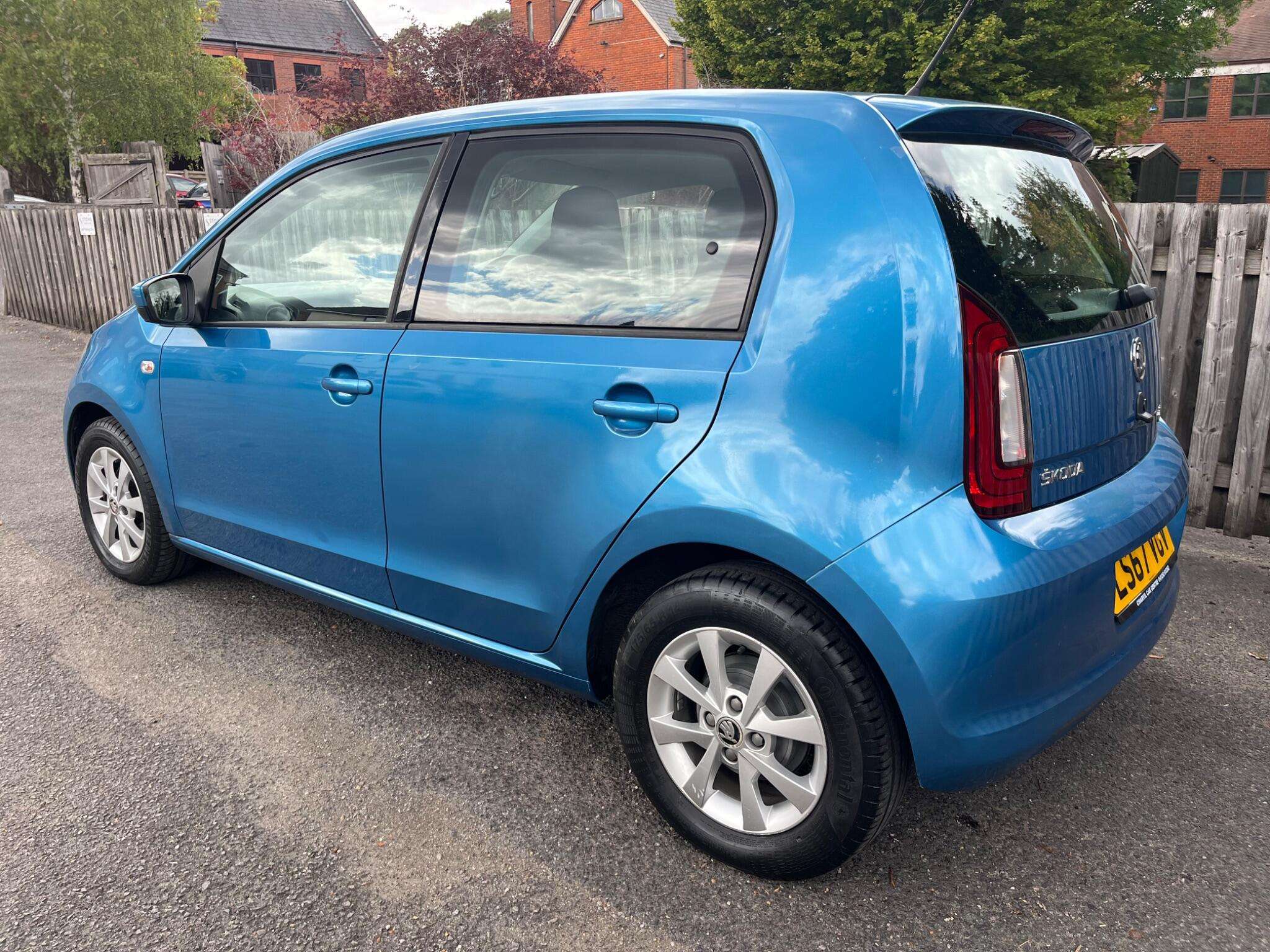 A 2017 SKODA CITIGO 1.0 MPI GreenTech SE Euro 6 (s/s) 5dr A 2017 SKODA CITIGO 1.0 MPI GreenTech SE Euro 6 (s/s) 5dr