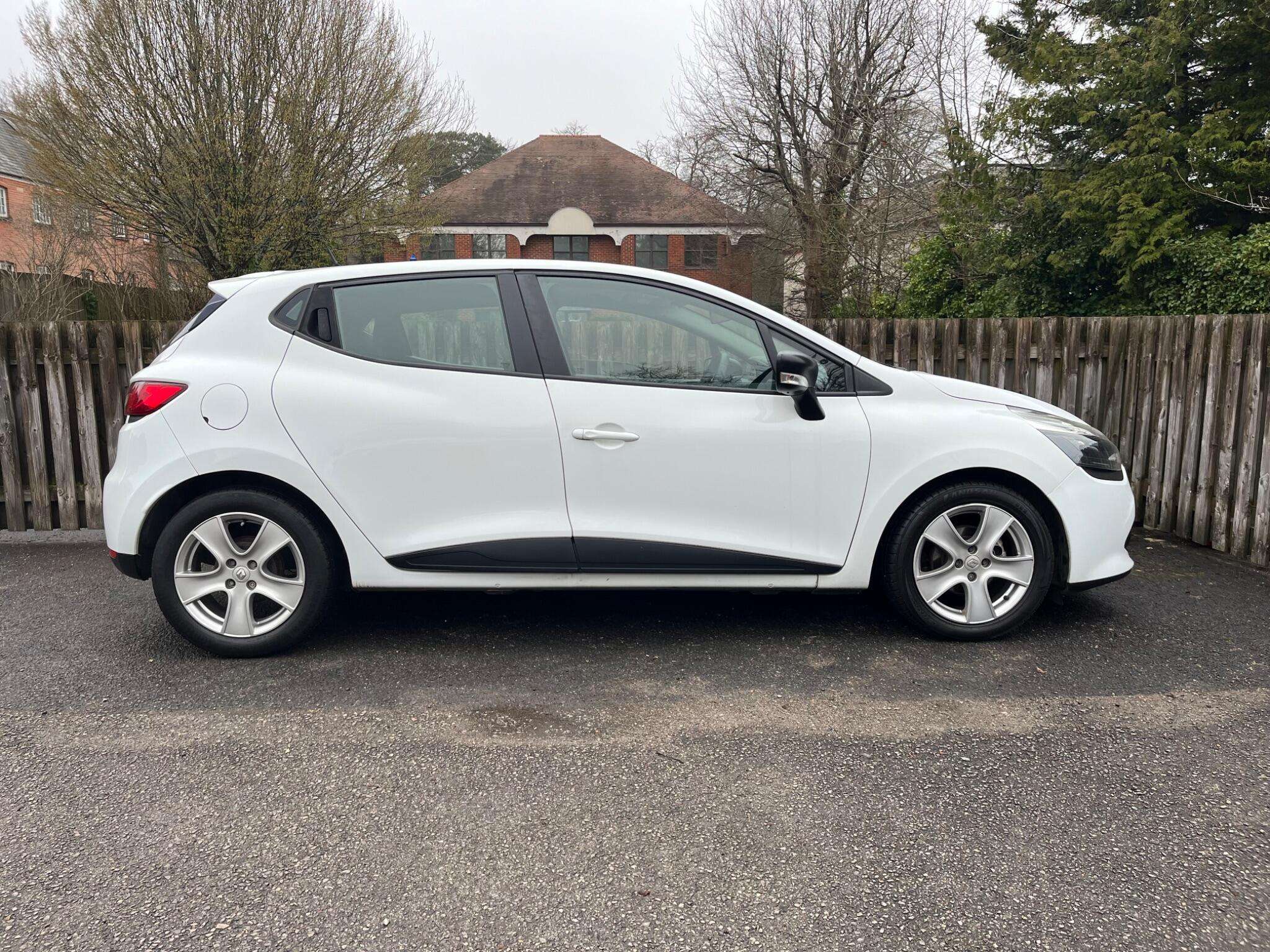 2015 RENAULT CLIO 2015 RENAULT CLIO