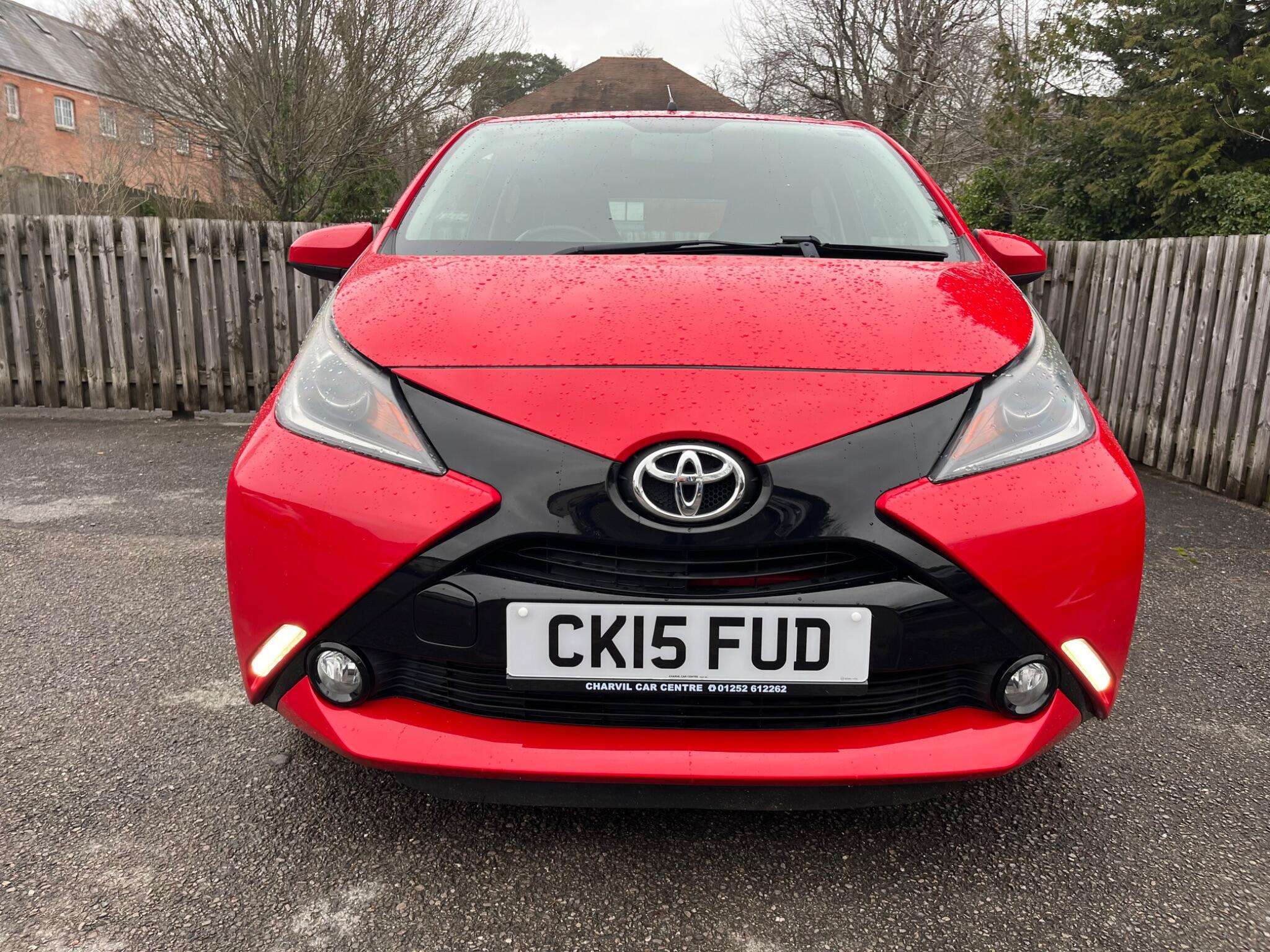 A 2015 TOYOTA AYGO 1.0 VVT-i x-pression x-wave Euro 5 5dr Euro 5 A 2015 TOYOTA AYGO 1.0 VVT-i x-pression x-wave Euro 5 5dr Euro 5