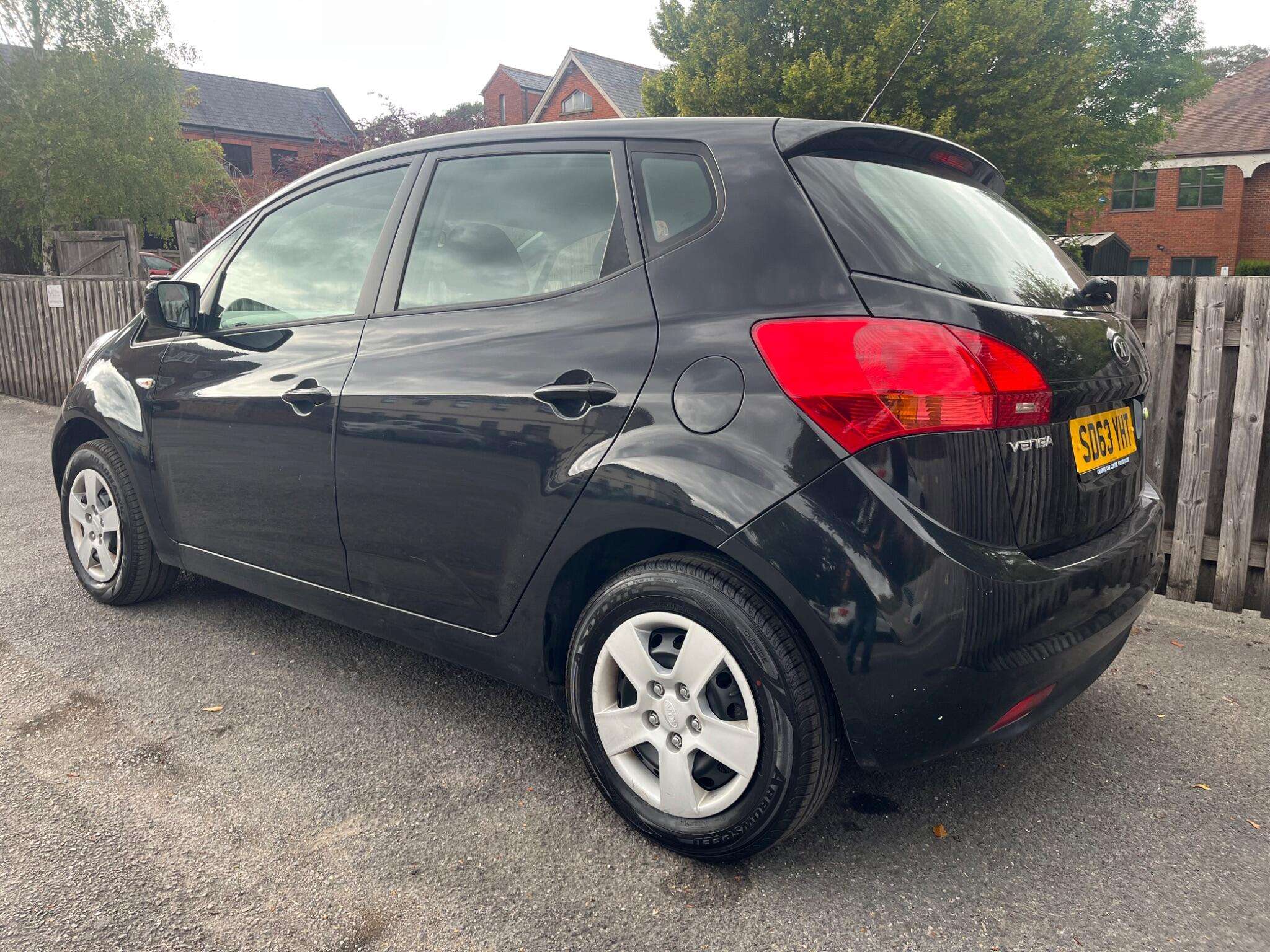 A 2013 KIA VENGA 1.4 EcoDynamics 1 Euro 5 (s/s) 5dr A 2013 KIA VENGA 1.4 EcoDynamics 1 Euro 5 (s/s) 5dr