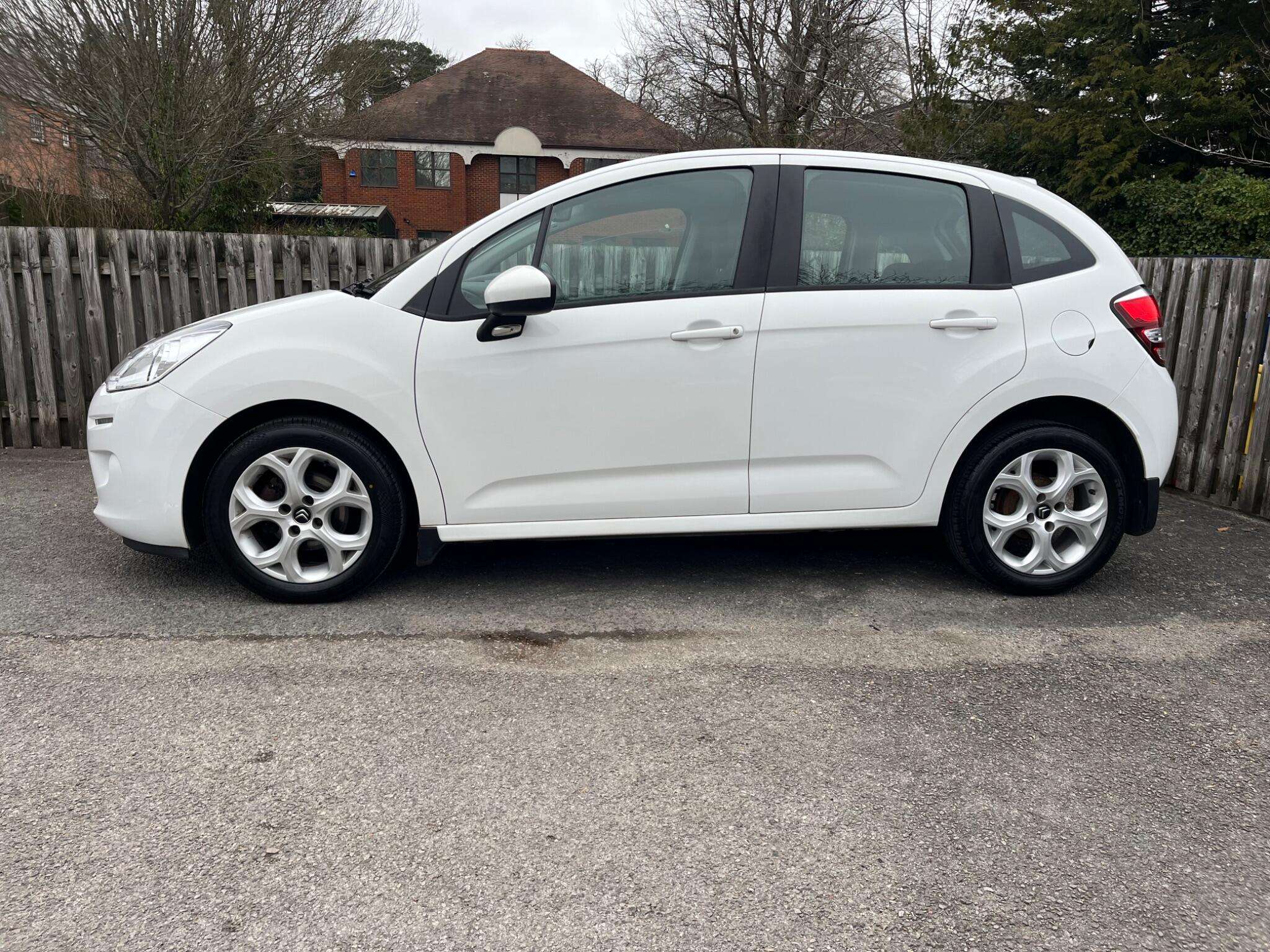 A 2016 CITROEN C3 1.2 PureTech Edition Euro 6 5dr A 2016 CITROEN C3 1.2 PureTech Edition Euro 6 5dr