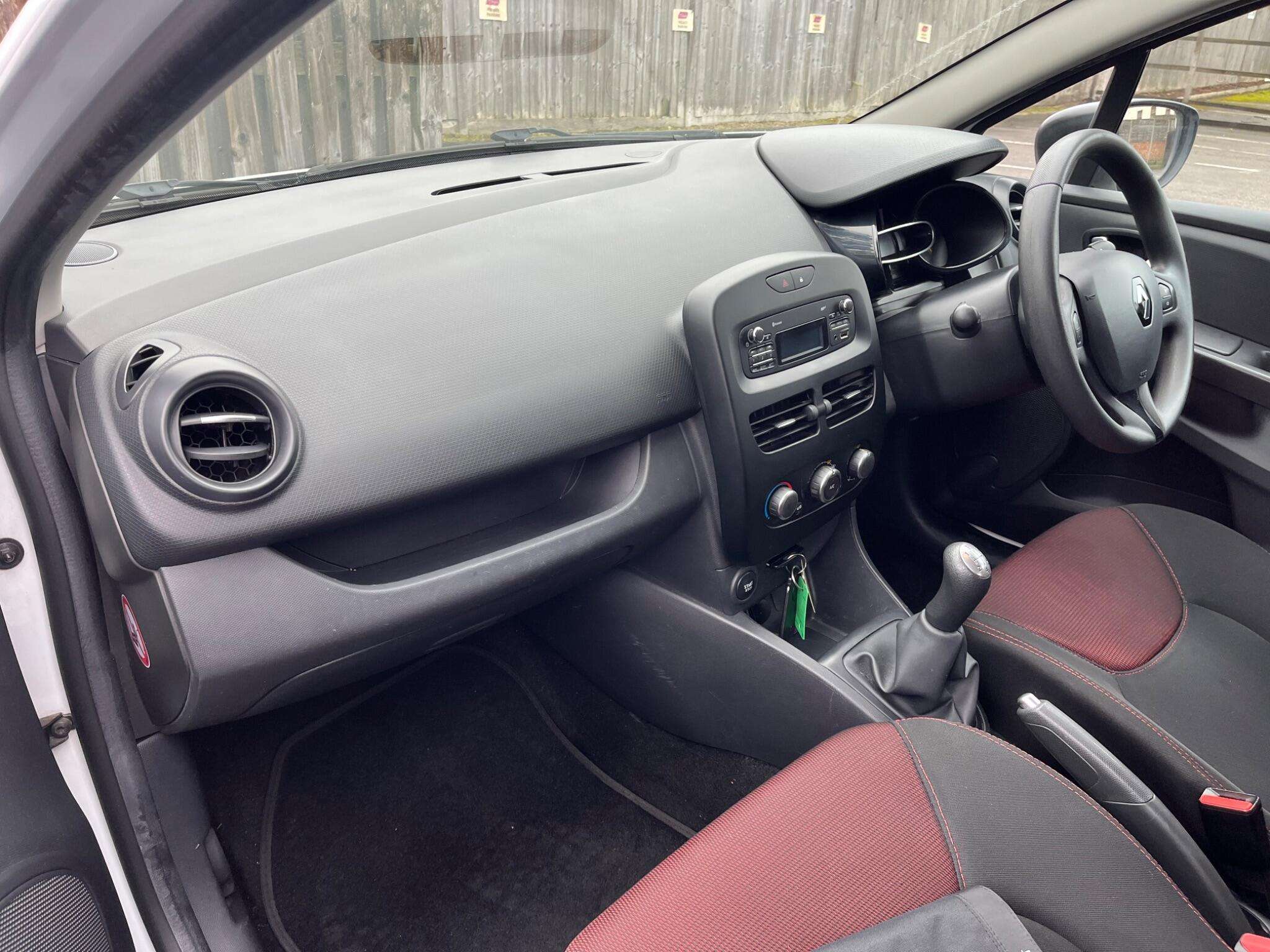 2015 RENAULT CLIO 2015 RENAULT CLIO