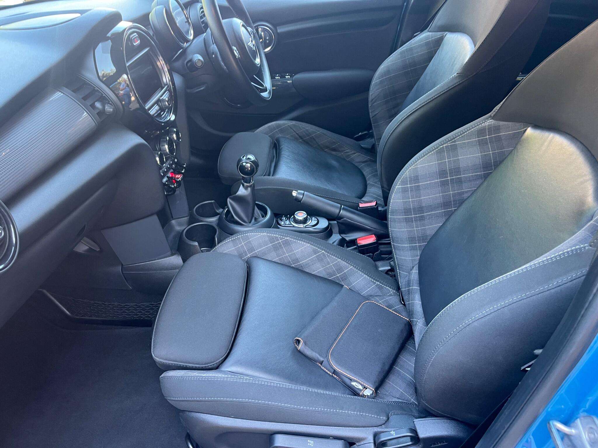 2017 MINI HATCH 2017 MINI HATCH