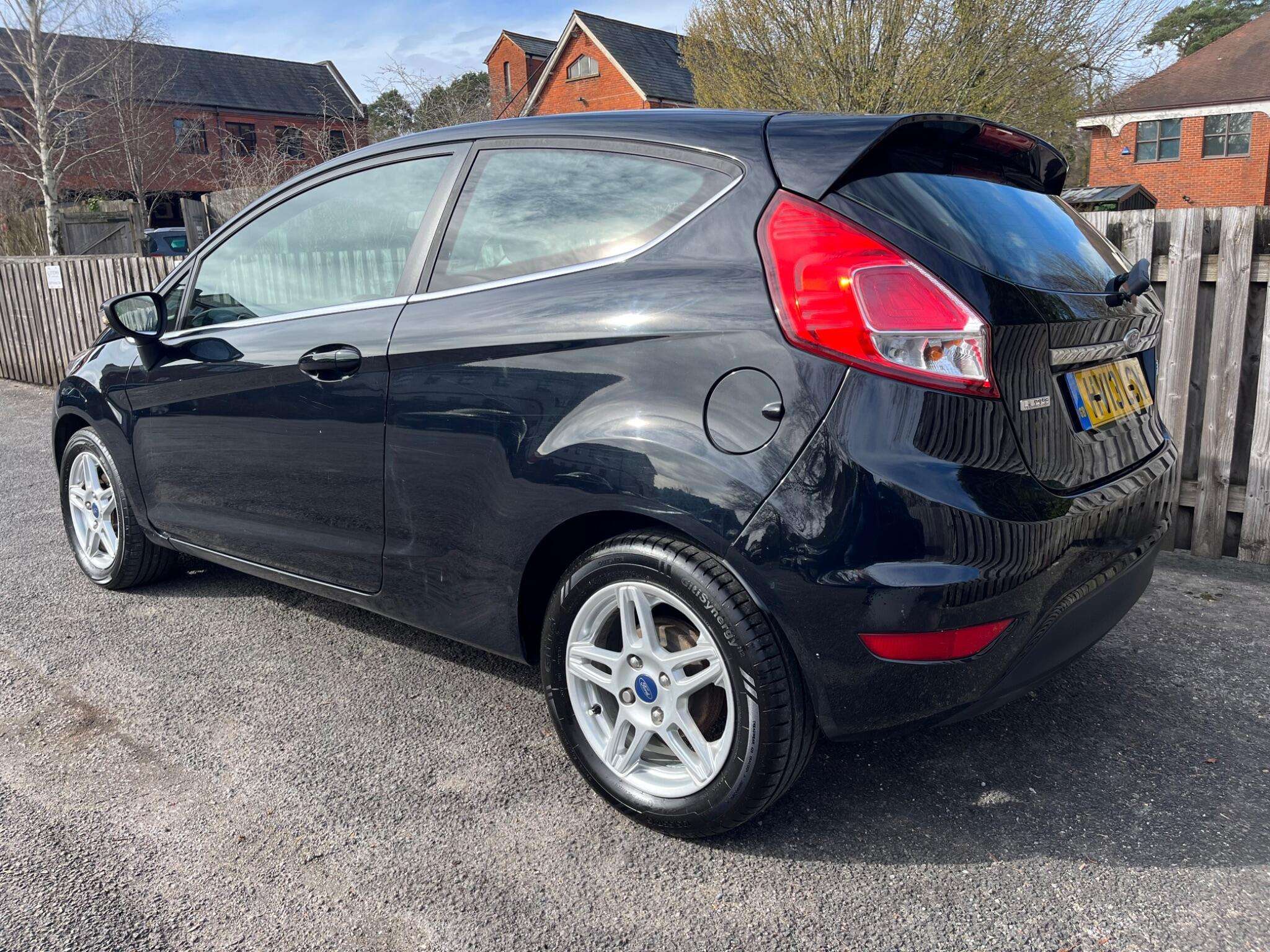 A 2013 FORD FIESTA 1.0T EcoBoost Zetec Euro 5 (s/s) 3dr A 2013 FORD FIESTA 1.0T EcoBoost Zetec Euro 5 (s/s) 3dr