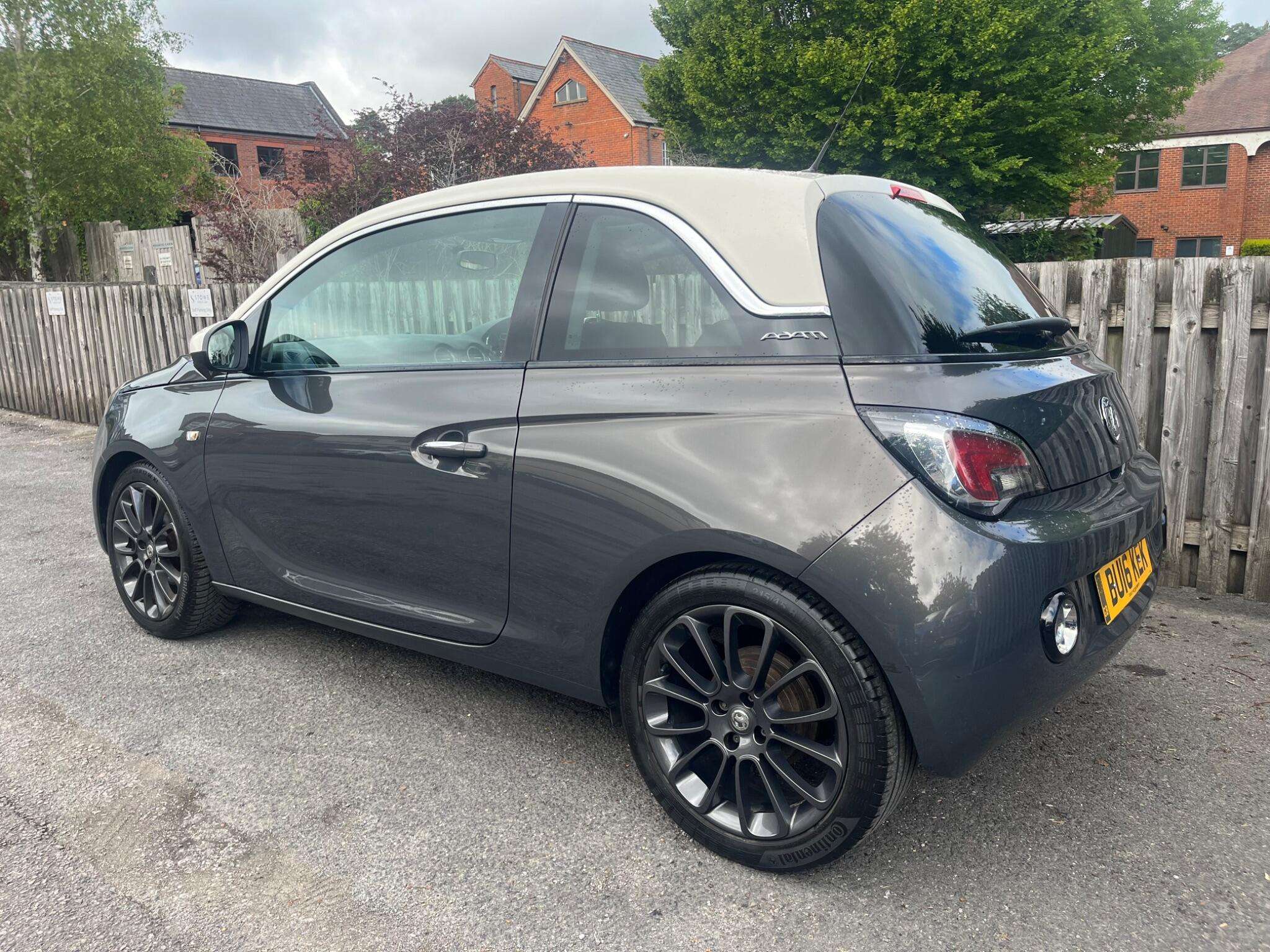 A 2016 VAUXHALL ADAM 1.4i GLAM Euro 6 3dr A 2016 VAUXHALL ADAM 1.4i GLAM Euro 6 3dr