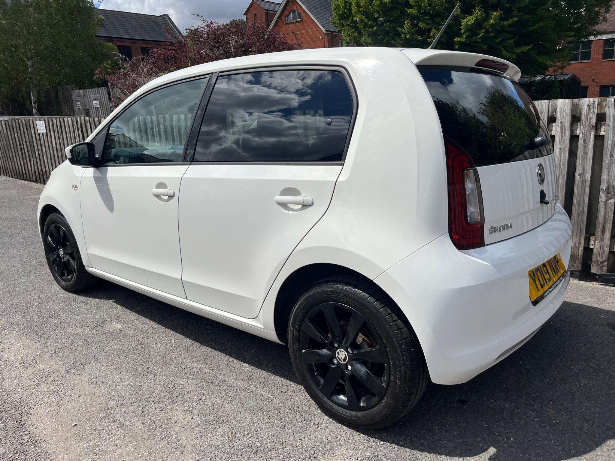 A 2019 SKODA CITIGO 1.0 MPI GreenTech Colour Edition Euro 6 (s/s) 5dr A 2019 SKODA CITIGO 1.0 MPI GreenTech Colour Edition Euro 6 (s/s) 5dr