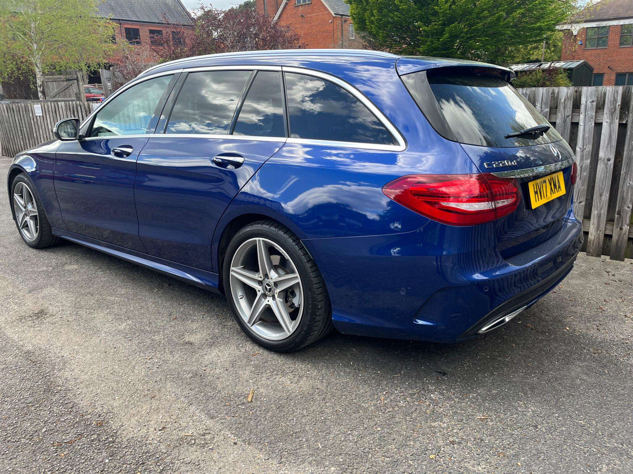 A 2017 MERCEDES-BENZ C CLASS 2.1 C220d AMG Line (Premium Plus) G-Tronic+ Euro 6 (s/s) 5dr A 2017 MERCEDES-BENZ C CLASS 2.1 C220d AMG Line (Premium Plus) G-Tronic+ Euro 6 (s/s) 5dr