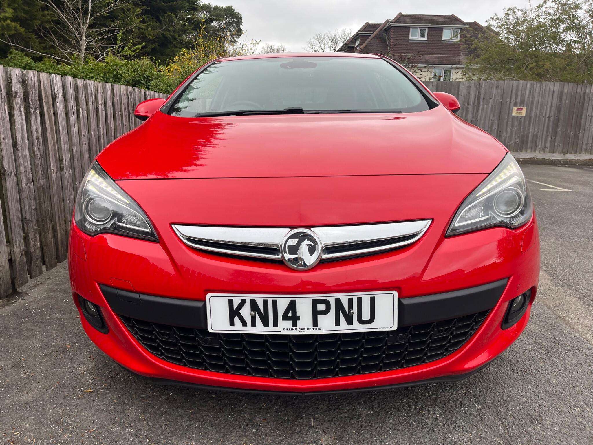 A 2014 VAUXHALL ASTRA 1.4T SRi Euro 5 (s/s) 3dr A 2014 VAUXHALL ASTRA 1.4T SRi Euro 5 (s/s) 3dr