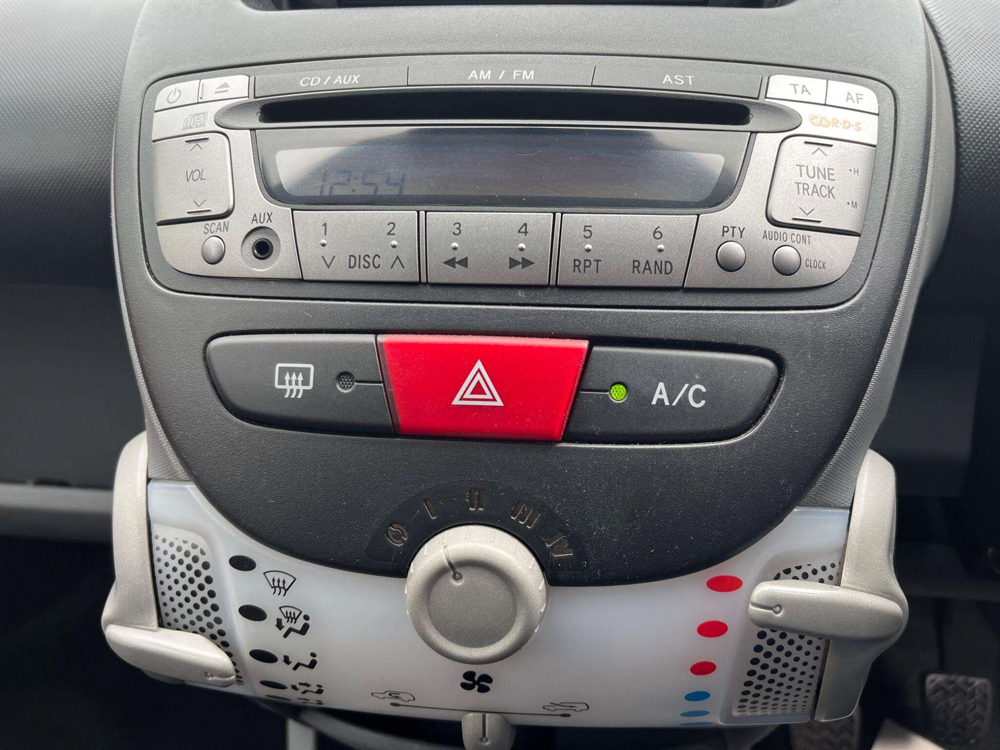 2011 TOYOTA AYGO 2011 TOYOTA AYGO
