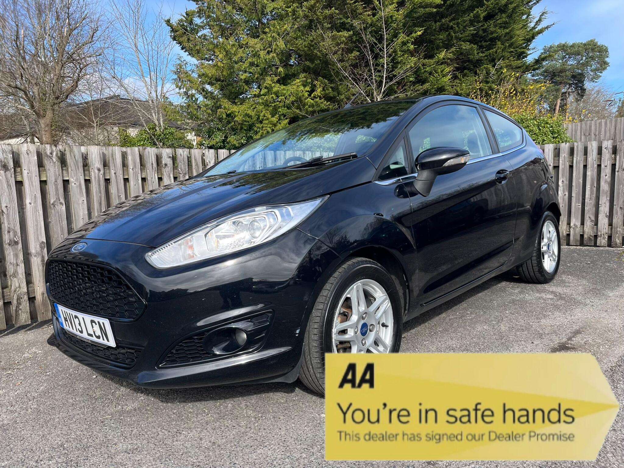 A 2013 FORD FIESTA 1.0T EcoBoost Zetec Euro 5 (s/s) 3dr A 2013 FORD FIESTA 1.0T EcoBoost Zetec Euro 5 (s/s) 3dr
