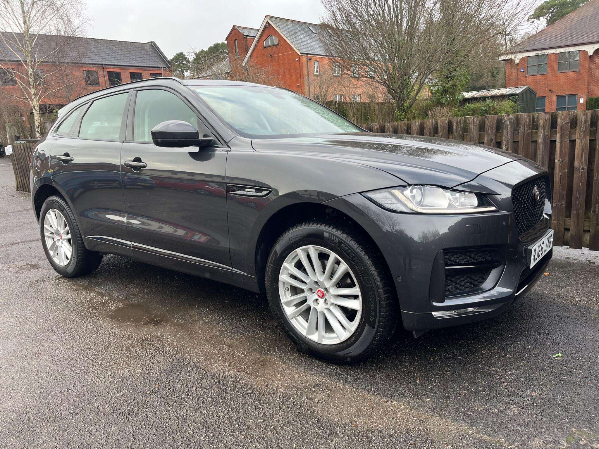 2016 JAGUAR F-PACE 2016 JAGUAR F-PACE