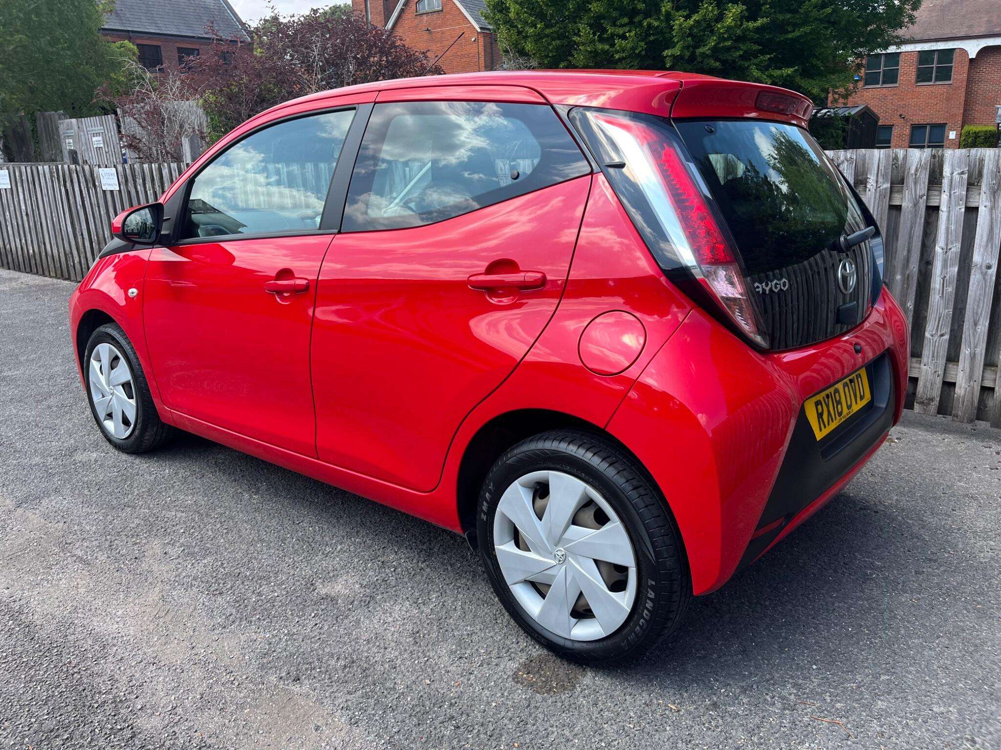 A 2018 TOYOTA AYGO 1.0 VVT-i x-play Euro 6 5dr A 2018 TOYOTA AYGO 1.0 VVT-i x-play Euro 6 5dr