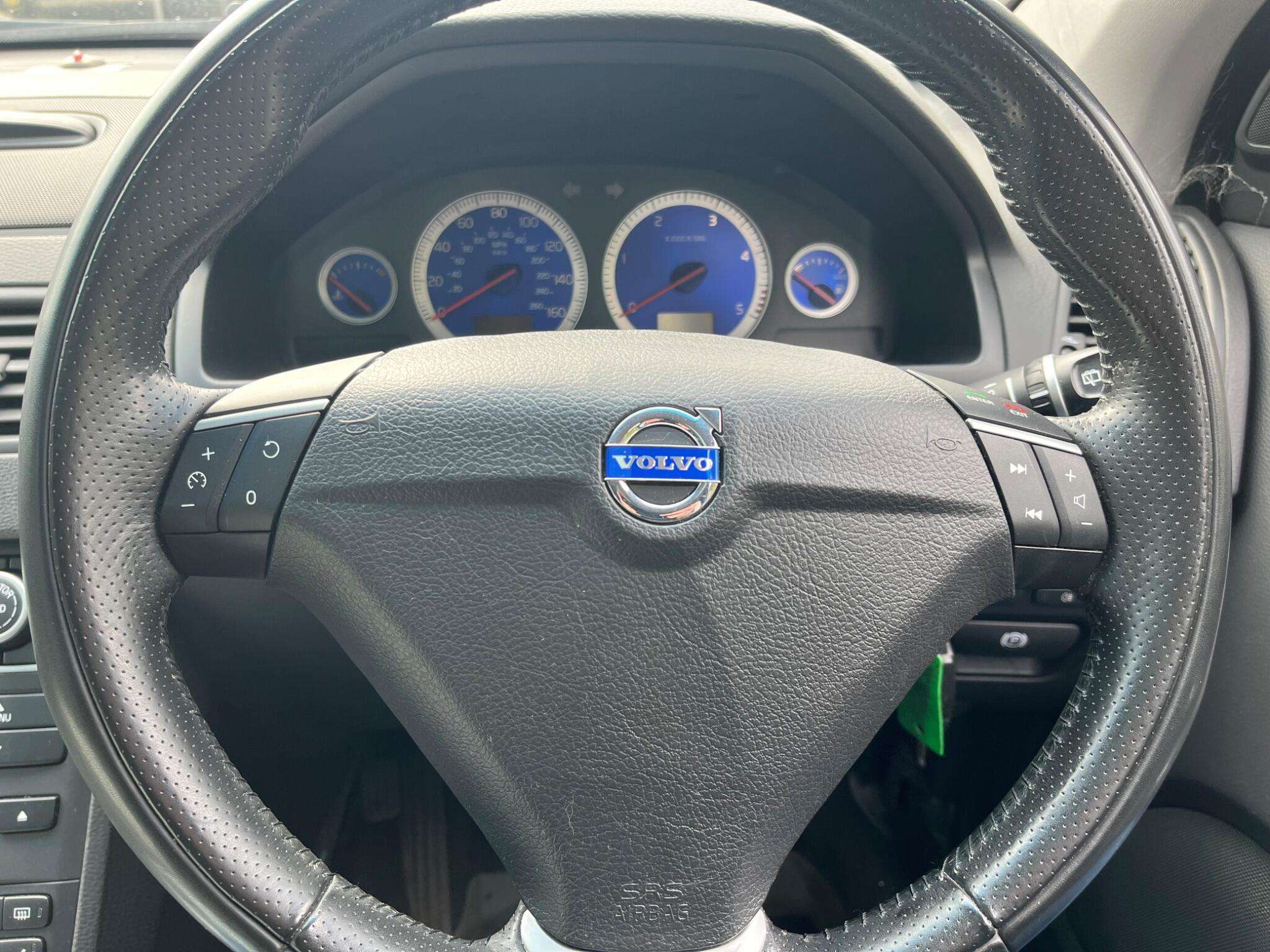 2011 VOLVO XC90 2011 VOLVO XC90