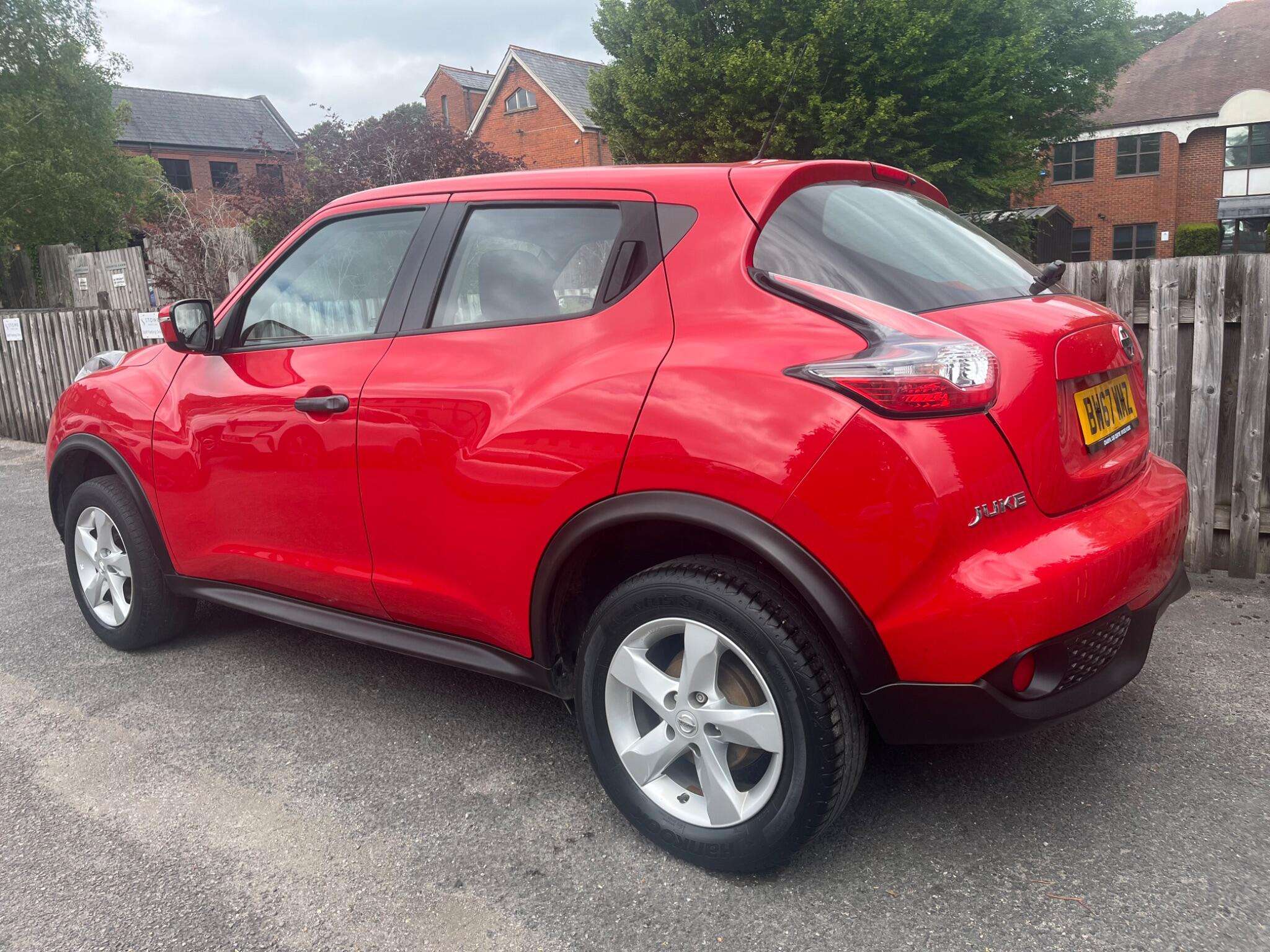A 2018 NISSAN JUKE 1.6 Visia Euro 6 5dr A 2018 NISSAN JUKE 1.6 Visia Euro 6 5dr