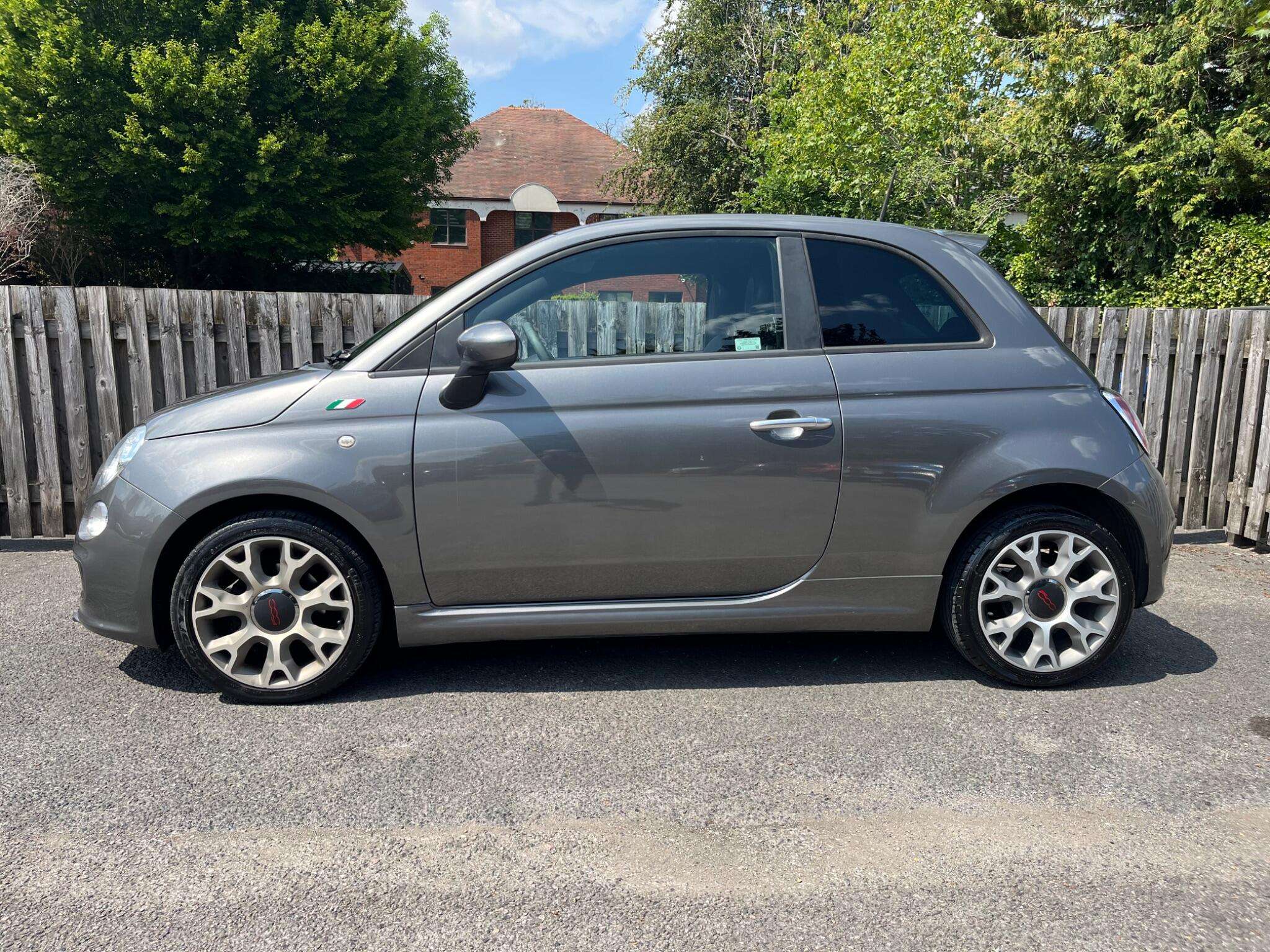 A 2014 FIAT 500 0.9 TwinAir S Euro 6 (s/s) 3dr A 2014 FIAT 500 0.9 TwinAir S Euro 6 (s/s) 3dr