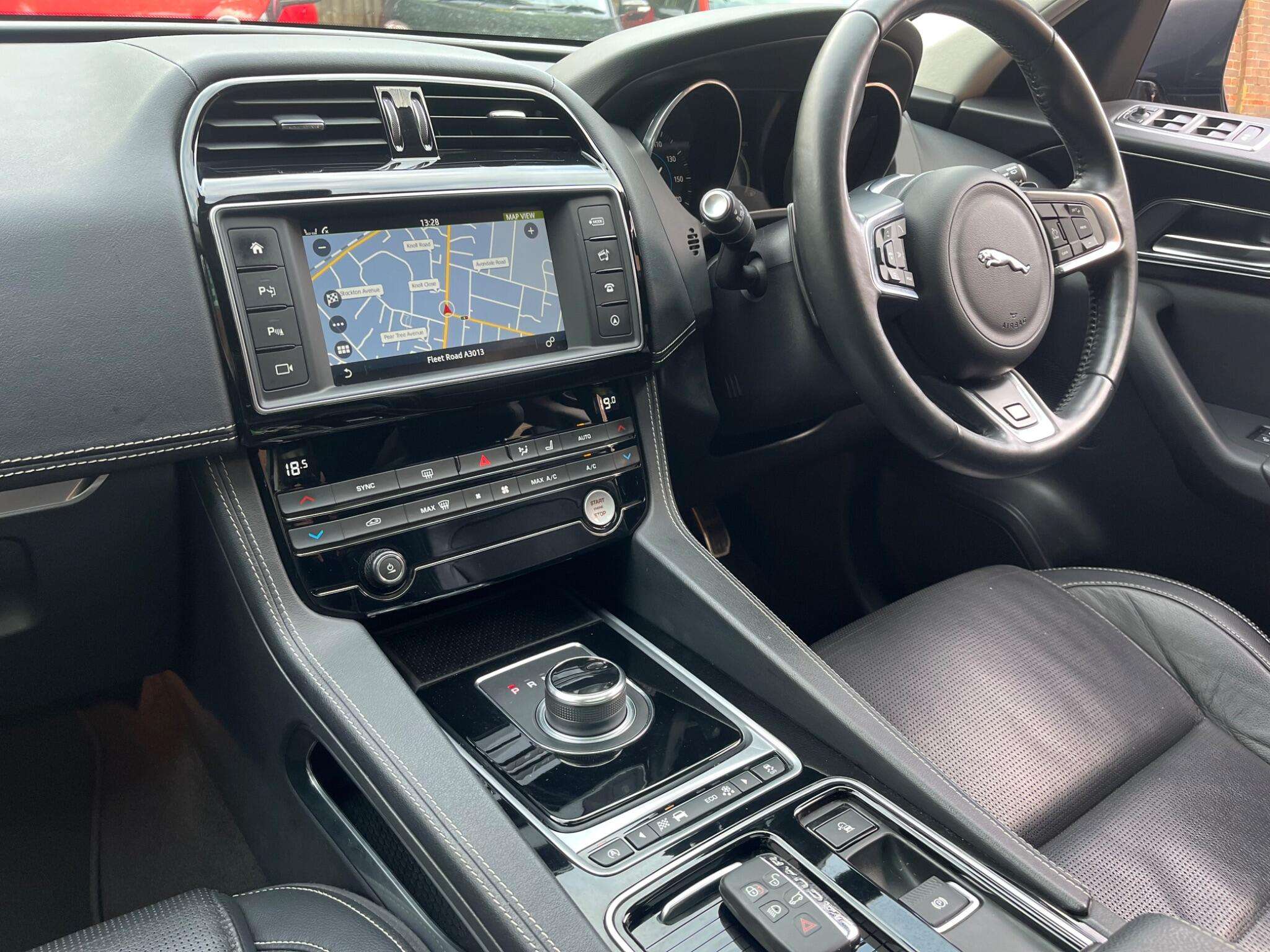 2016 JAGUAR F-PACE 2016 JAGUAR F-PACE