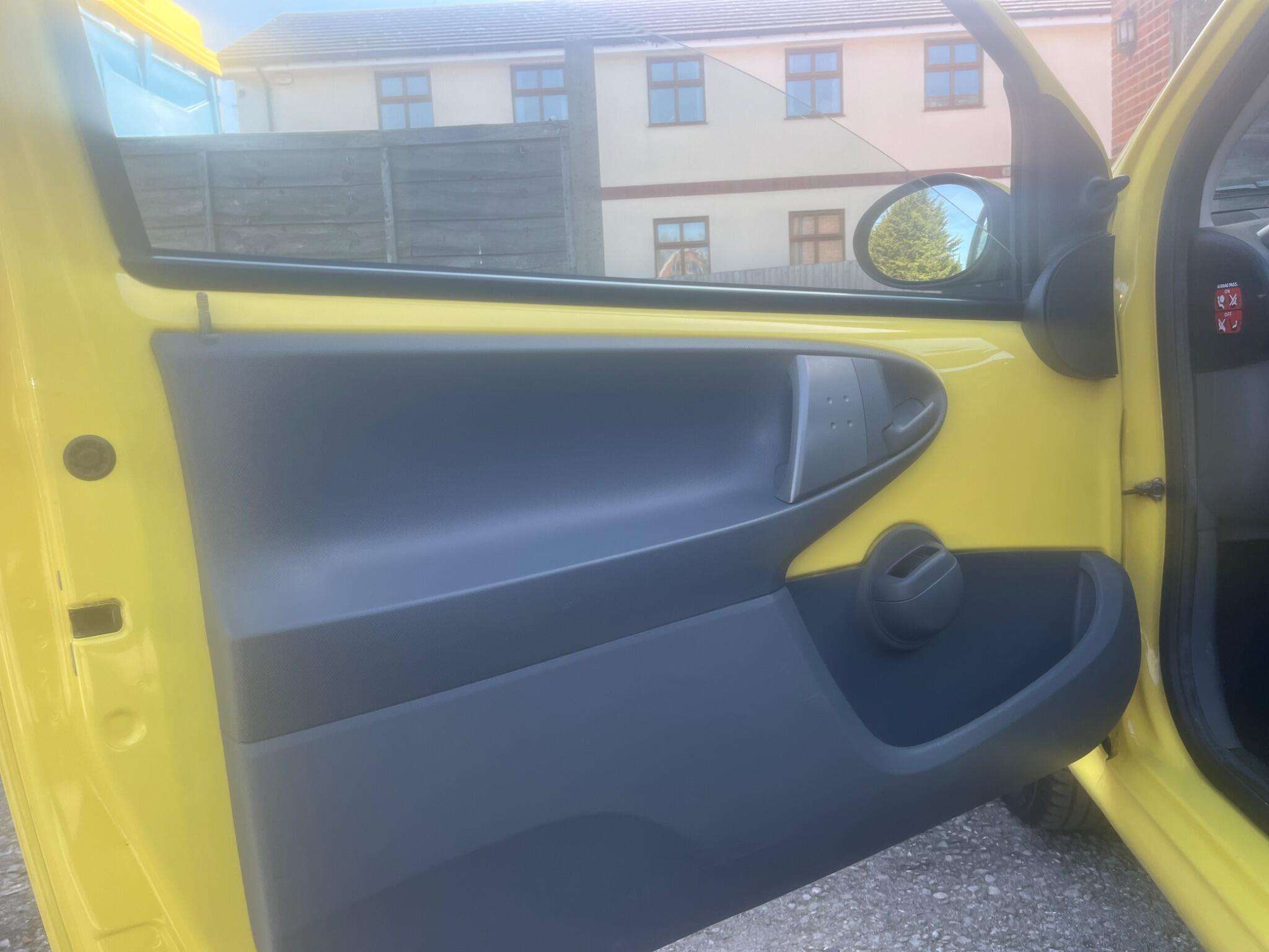 2010 PEUGEOT 107 2010 PEUGEOT 107