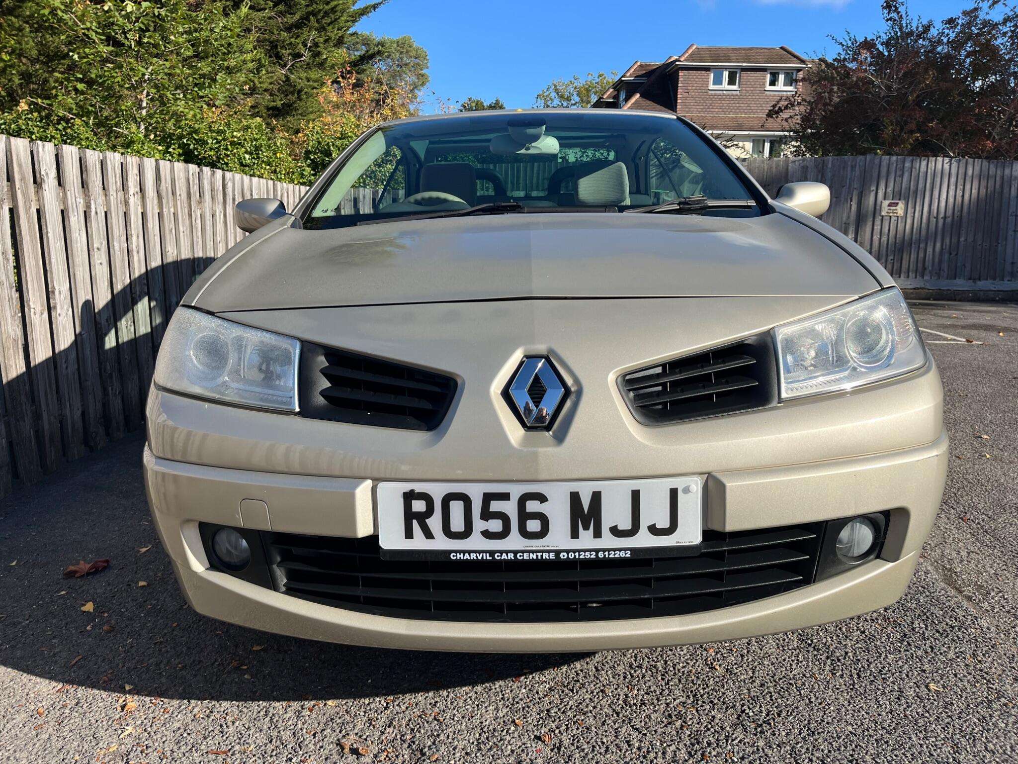 A 2006 RENAULT MEGANE 1.6 VVT Privilege 2dr A 2006 RENAULT MEGANE 1.6 VVT Privilege 2dr