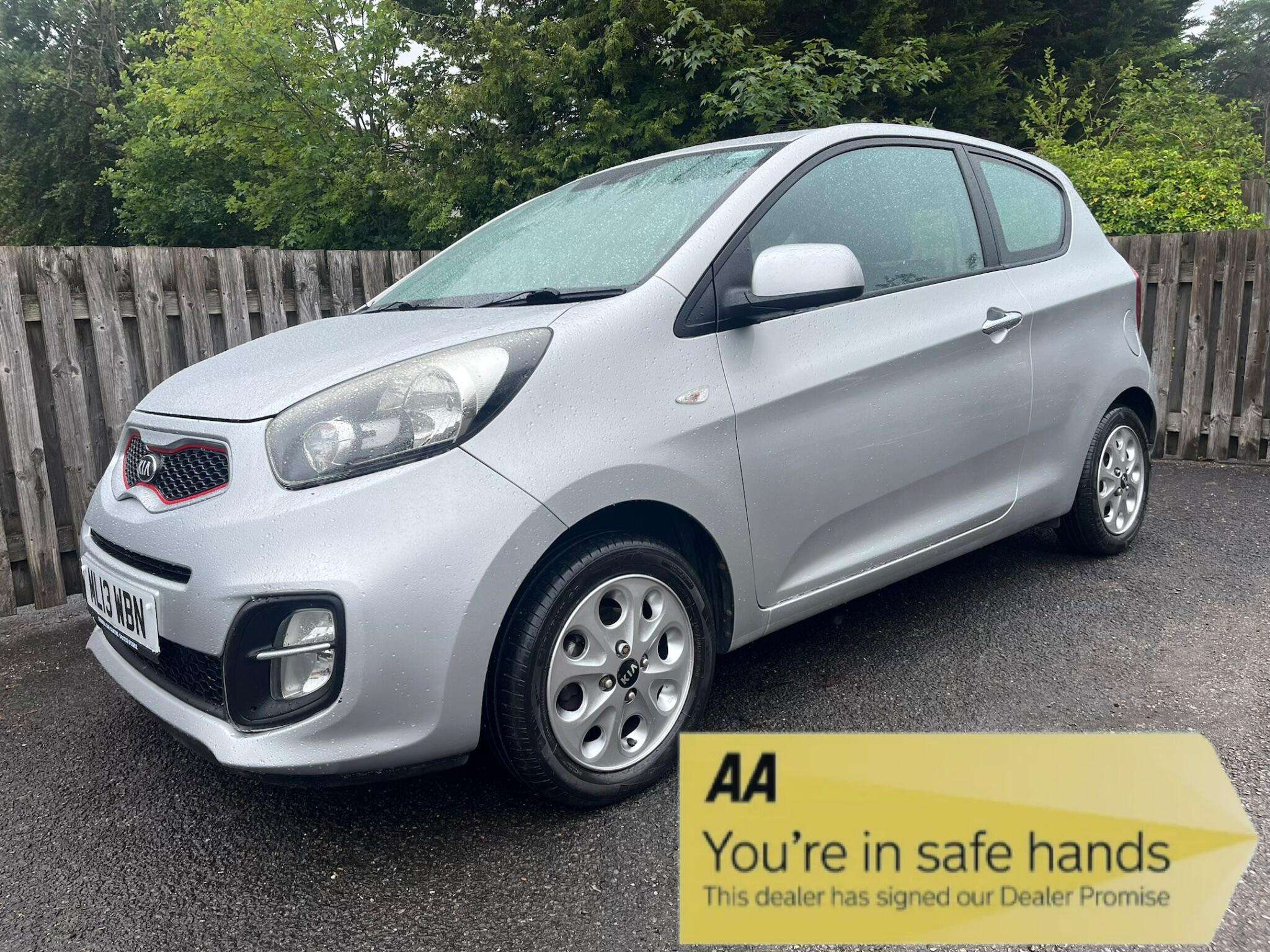 A 2013 KIA PICANTO 1.0 City Euro 5 3dr A 2013 KIA PICANTO 1.0 City Euro 5 3dr