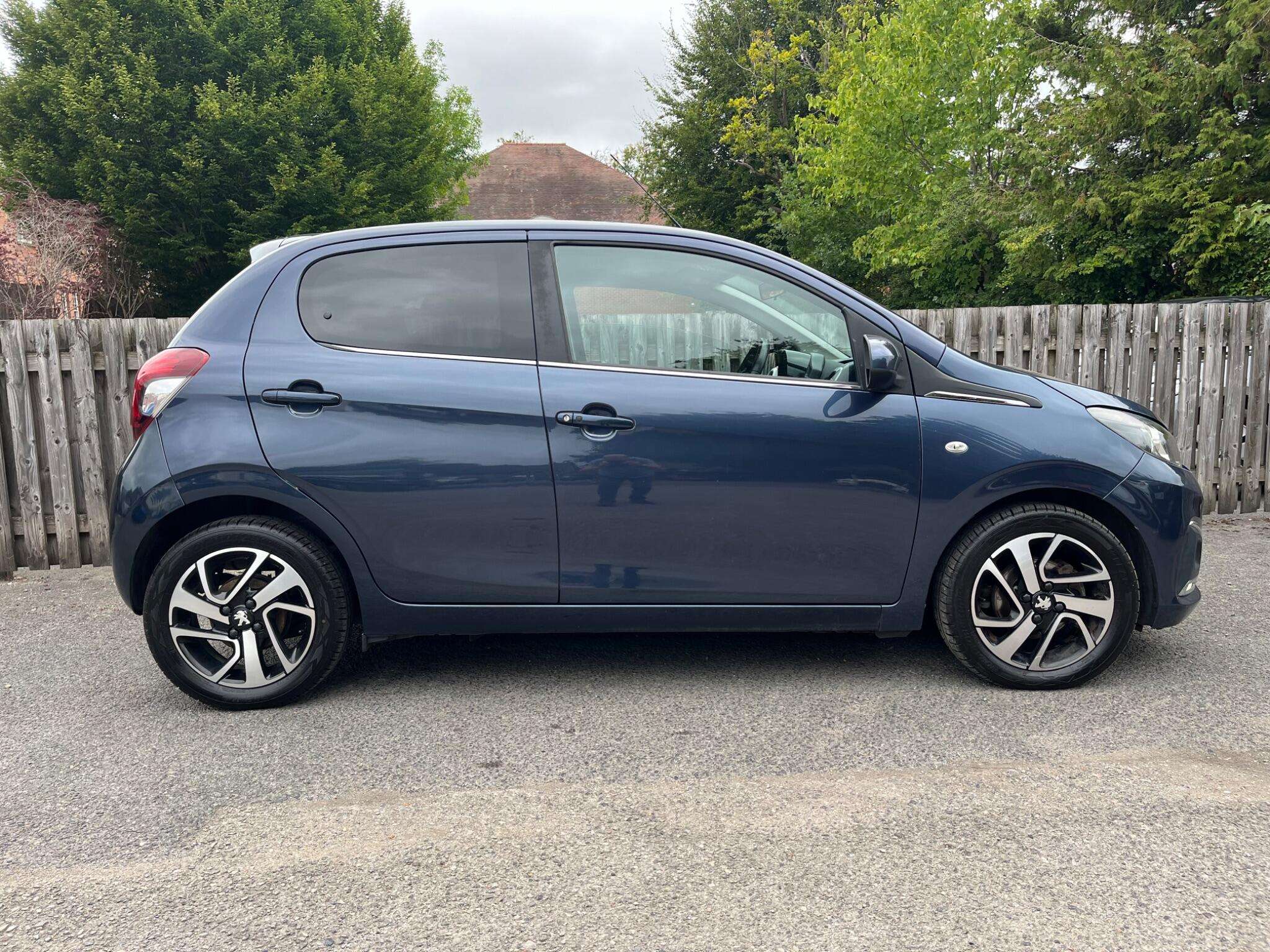 2015 PEUGEOT 108 2015 PEUGEOT 108