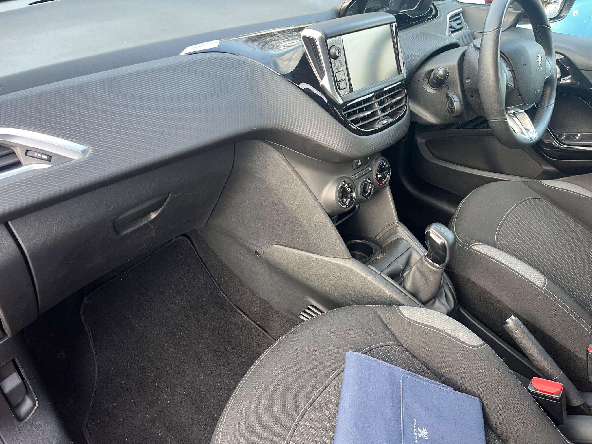 2016 PEUGEOT 208 2016 PEUGEOT 208