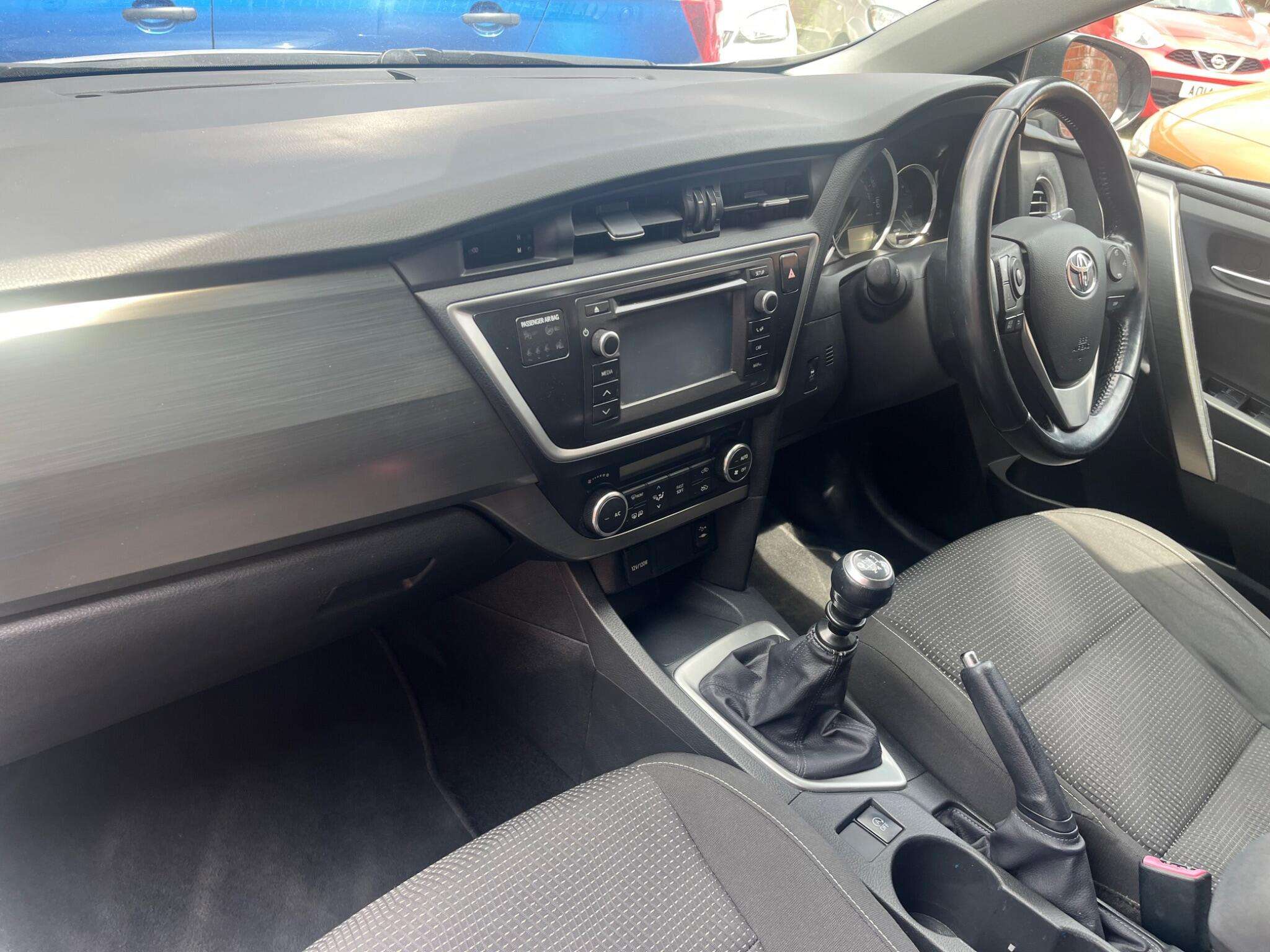 2014 TOYOTA AURIS 2014 TOYOTA AURIS