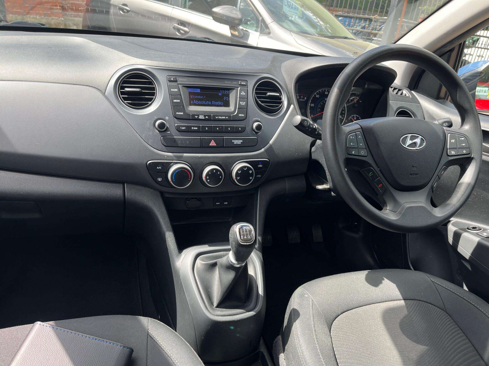 2017 HYUNDAI I10 2017 HYUNDAI I10