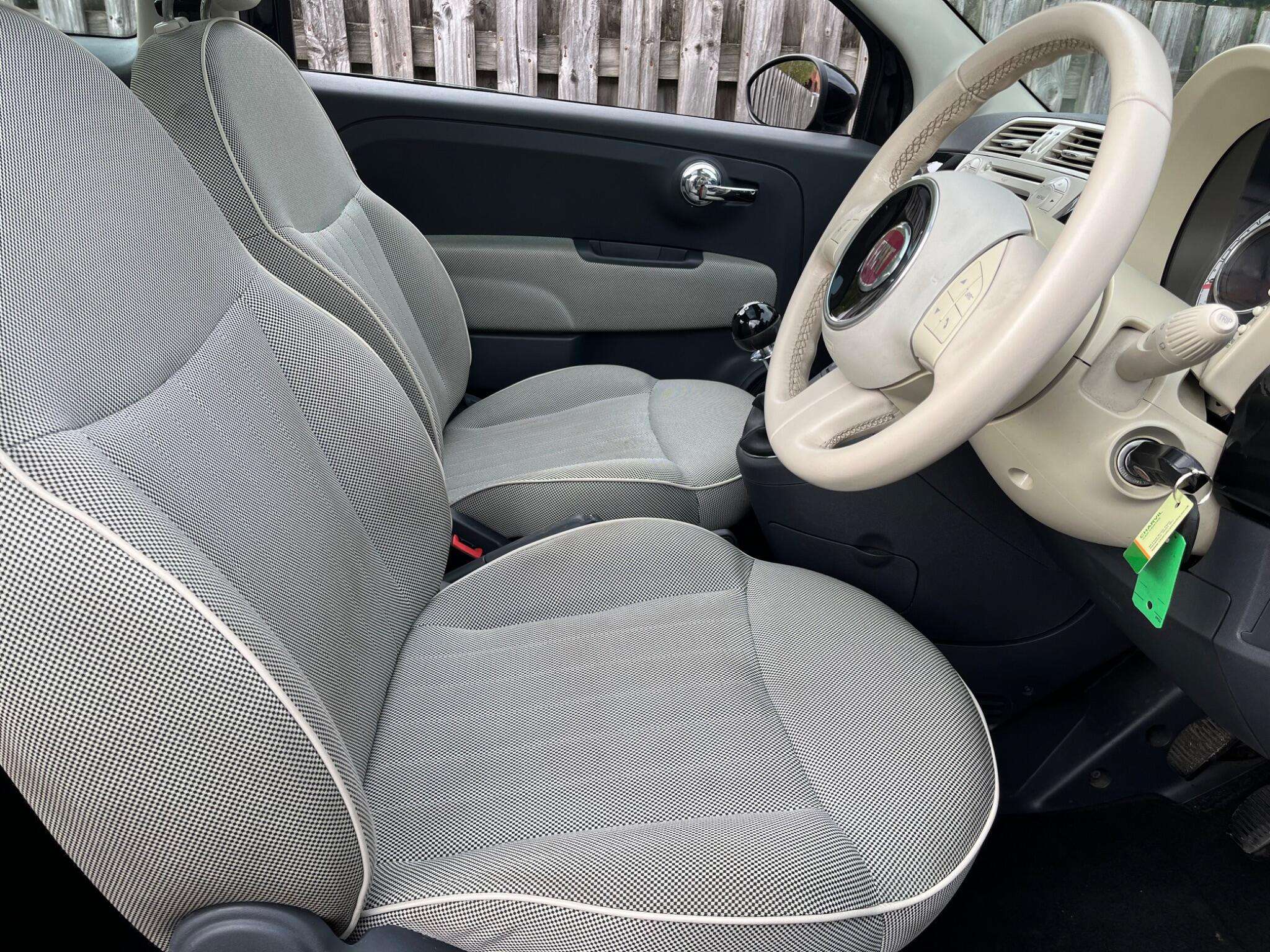 2011 FIAT 500 2011 FIAT 500