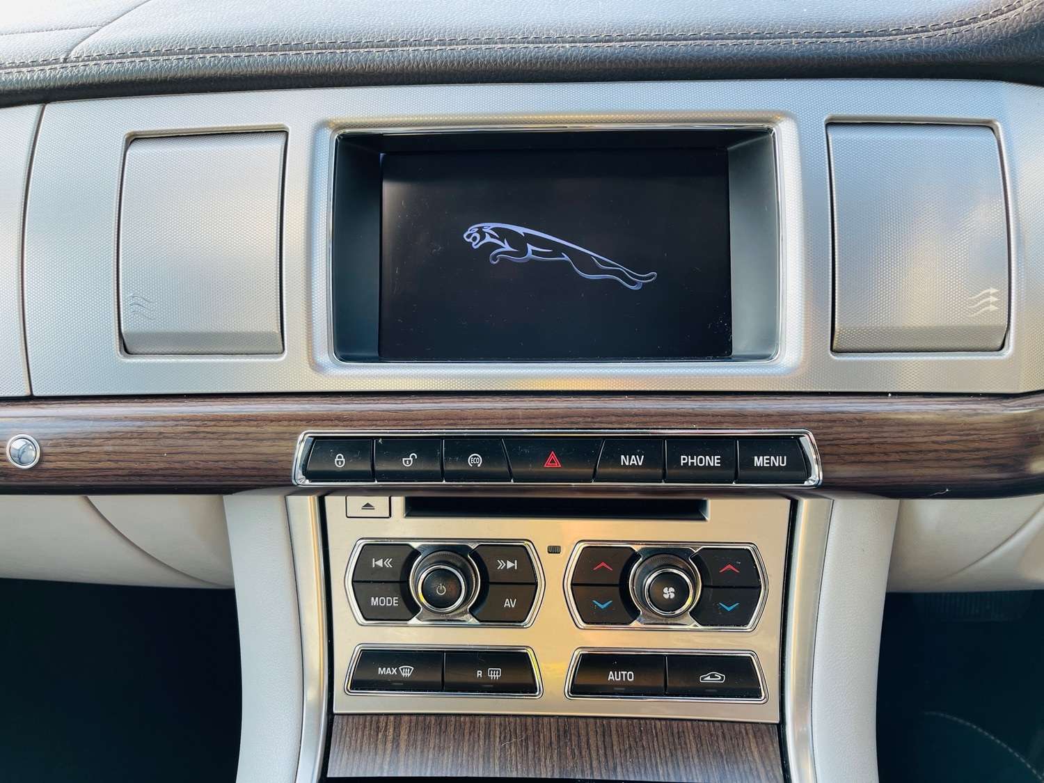 2012 JAGUAR XF 2012 JAGUAR XF