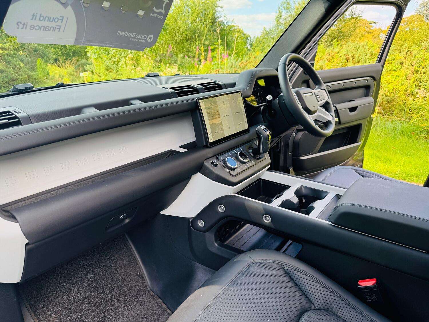 2024 LAND ROVER DEFENDER 110 2024 LAND ROVER DEFENDER 110