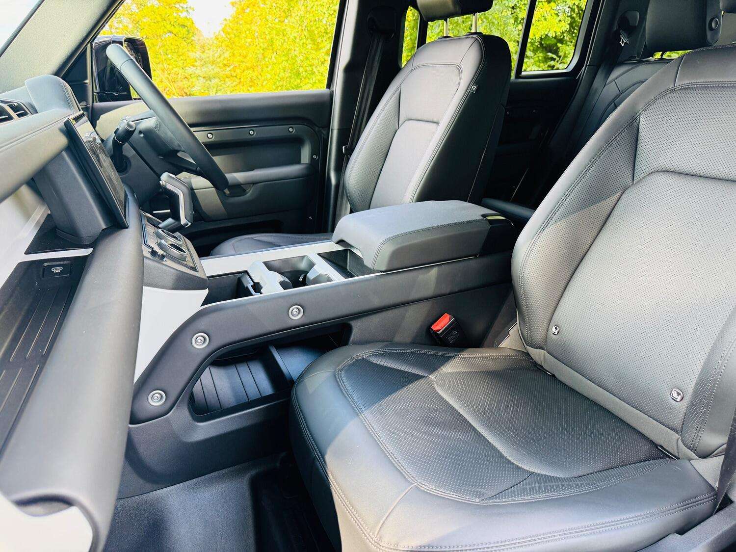 2024 LAND ROVER DEFENDER 110 2024 LAND ROVER DEFENDER 110