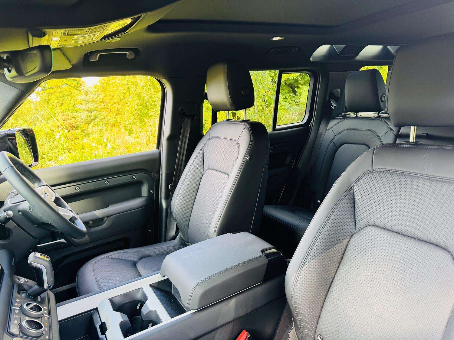 2024 LAND ROVER DEFENDER 110 2024 LAND ROVER DEFENDER 110