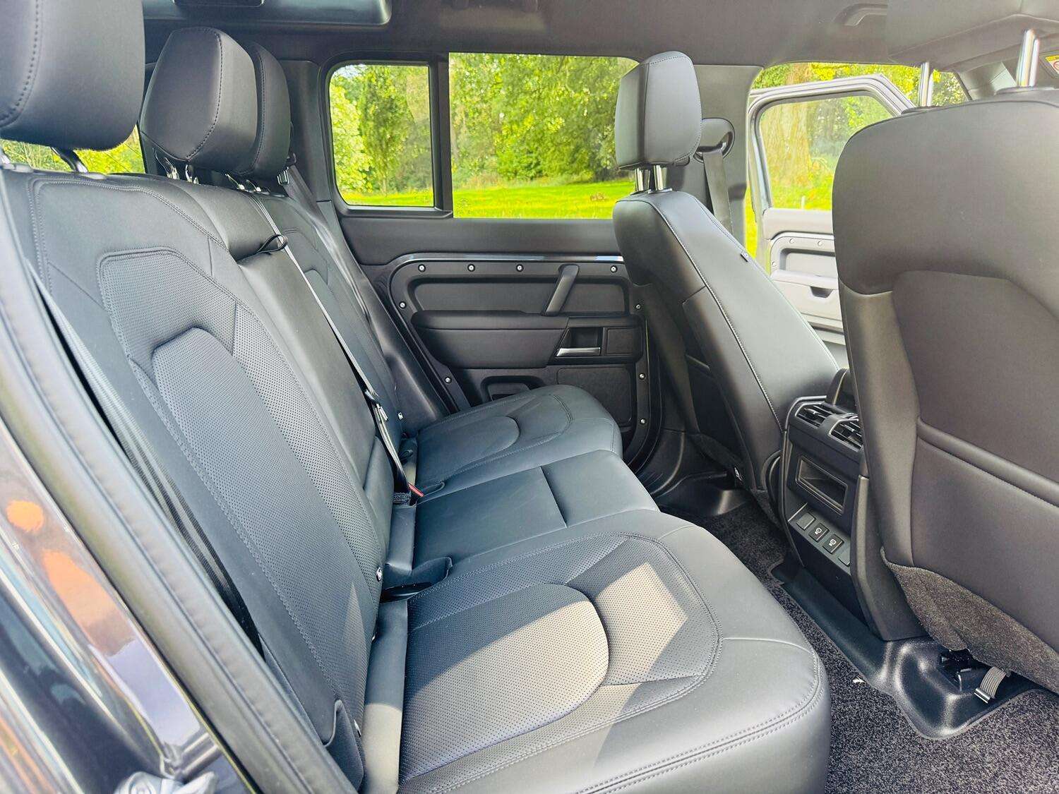 2024 LAND ROVER DEFENDER 110 2024 LAND ROVER DEFENDER 110