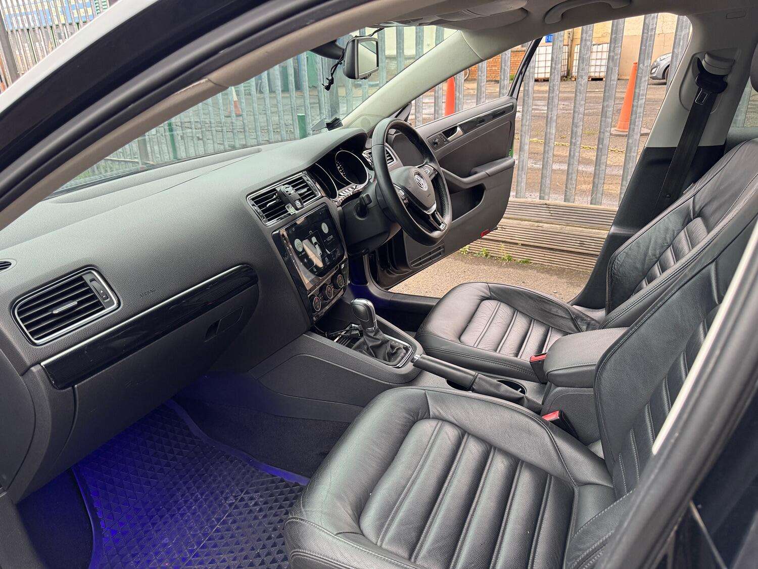 A 2015 VOLKSWAGEN JETTA 1.4 TSI BlueMotion Tech GT A 2015 VOLKSWAGEN JETTA 1.4 TSI BlueMotion Tech GT