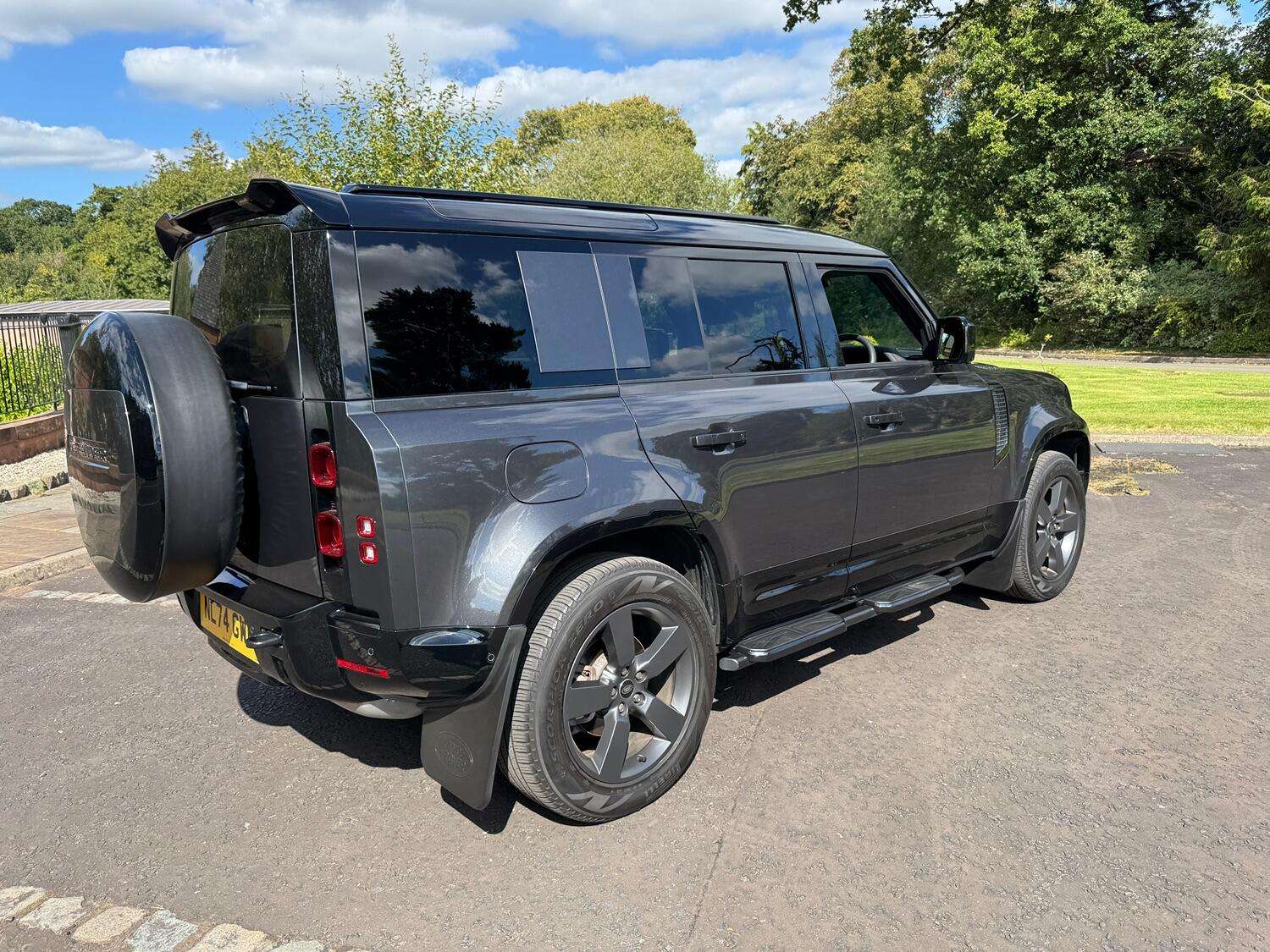 2024 LAND ROVER DEFENDER 110 2024 LAND ROVER DEFENDER 110