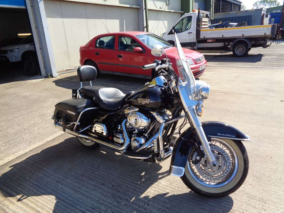 Check out this Harley-davidson Road King 2013 Petrol Manual