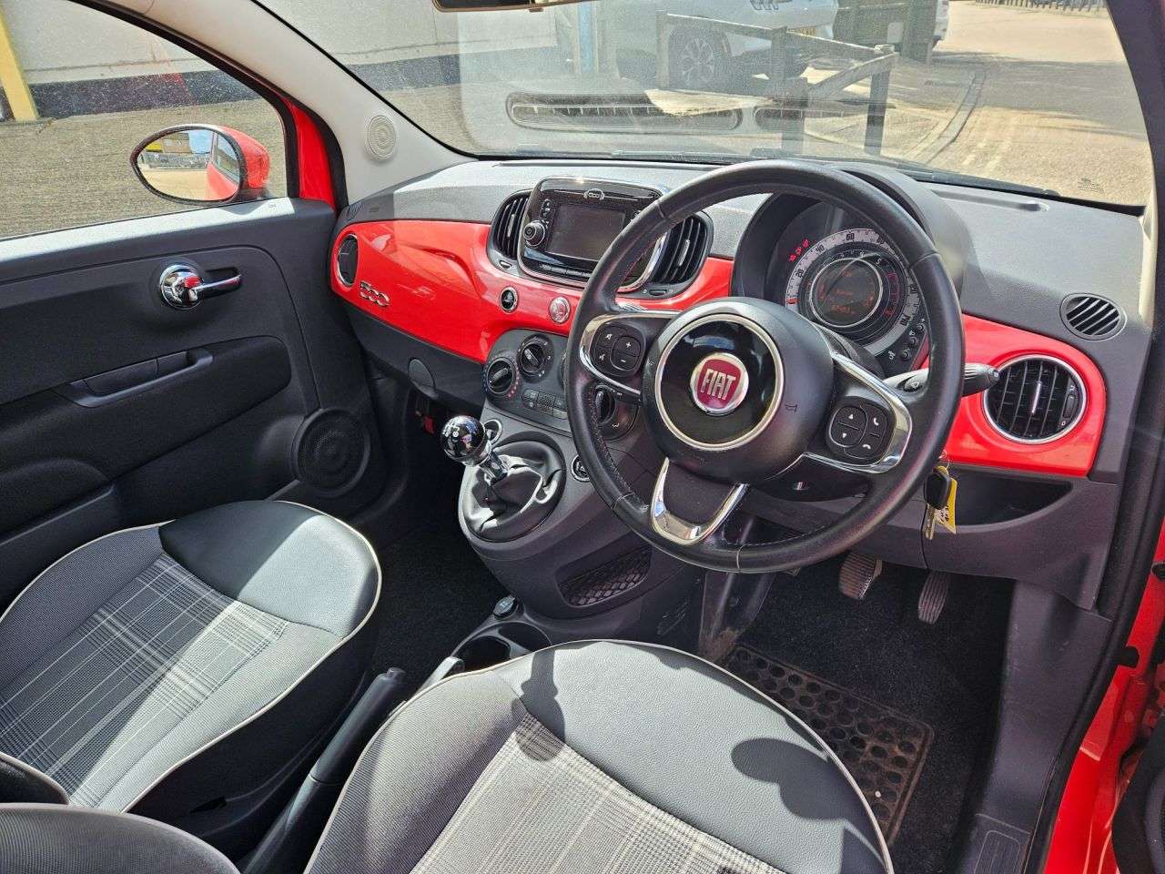 2017 FIAT 500 2017 FIAT 500