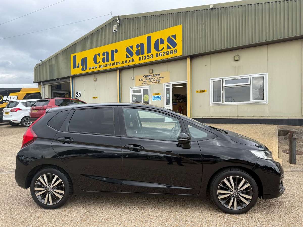 Check out this Honda Jazz 2018 Petrol Manual