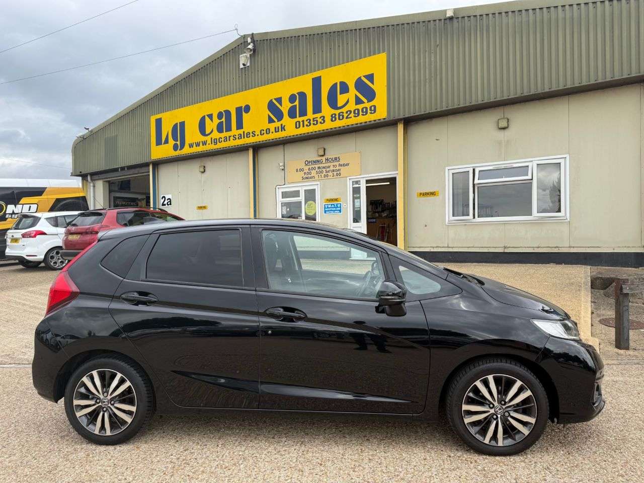 A 2018 HONDA JAZZ 1.3 i-VTEC EX Hatchback 5dr Petrol Manual Euro 6 (s/s) (102 ps) A 2018 HONDA JAZZ 1.3 i-VTEC EX Hatchback 5dr Petrol Manual Euro 6 (s/s) (102 ps)