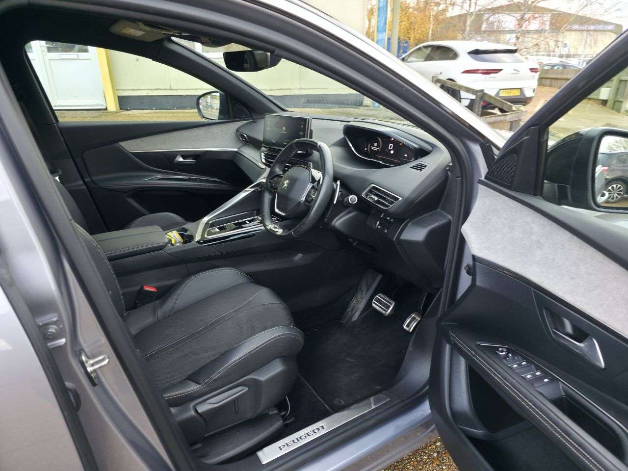 2023 PEUGEOT 3008 2023 PEUGEOT 3008