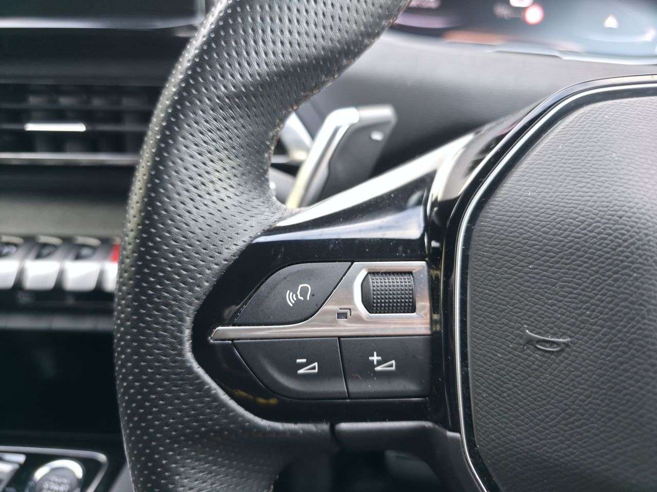 2023 PEUGEOT 3008 2023 PEUGEOT 3008