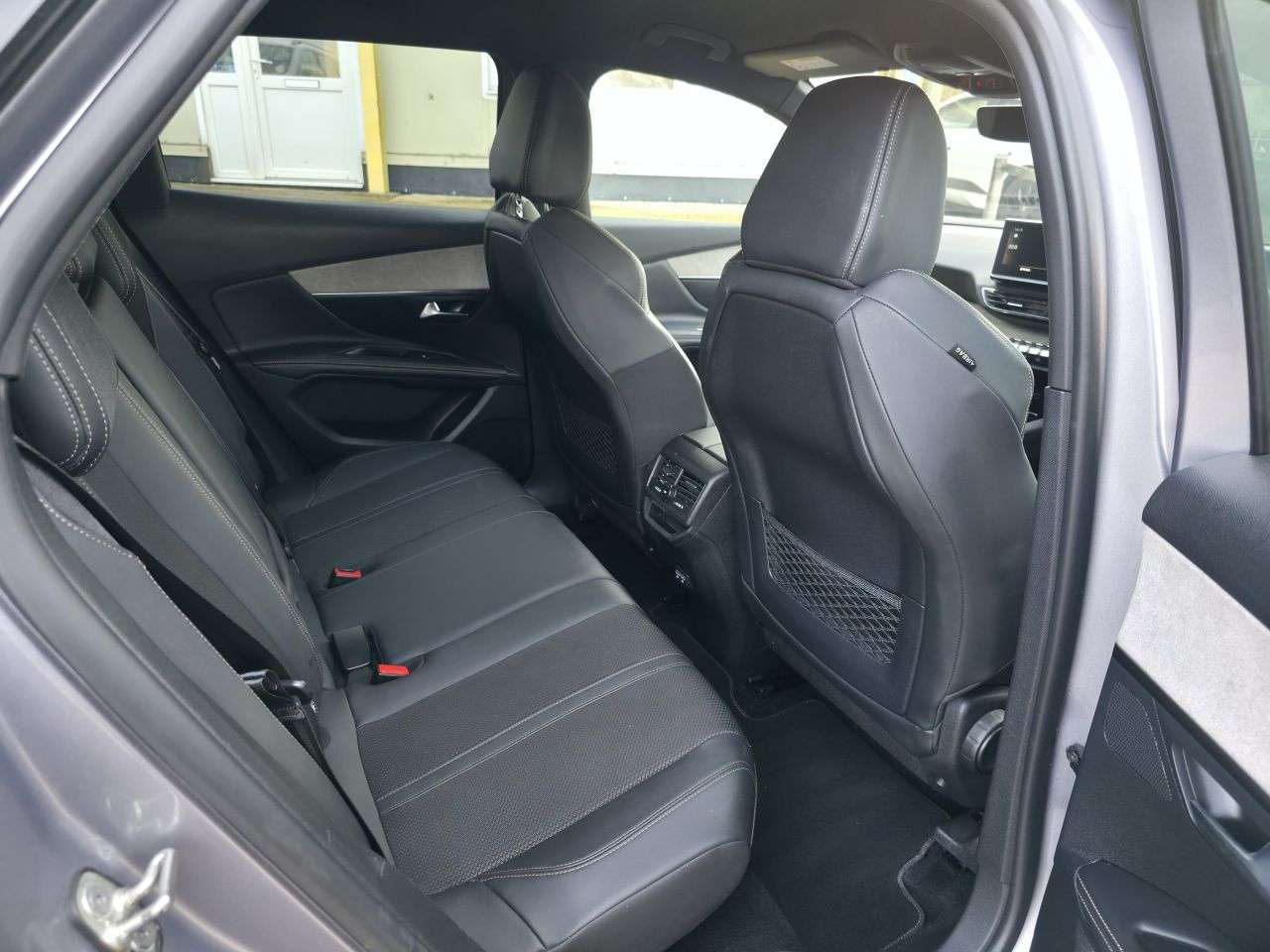 2023 PEUGEOT 3008 2023 PEUGEOT 3008