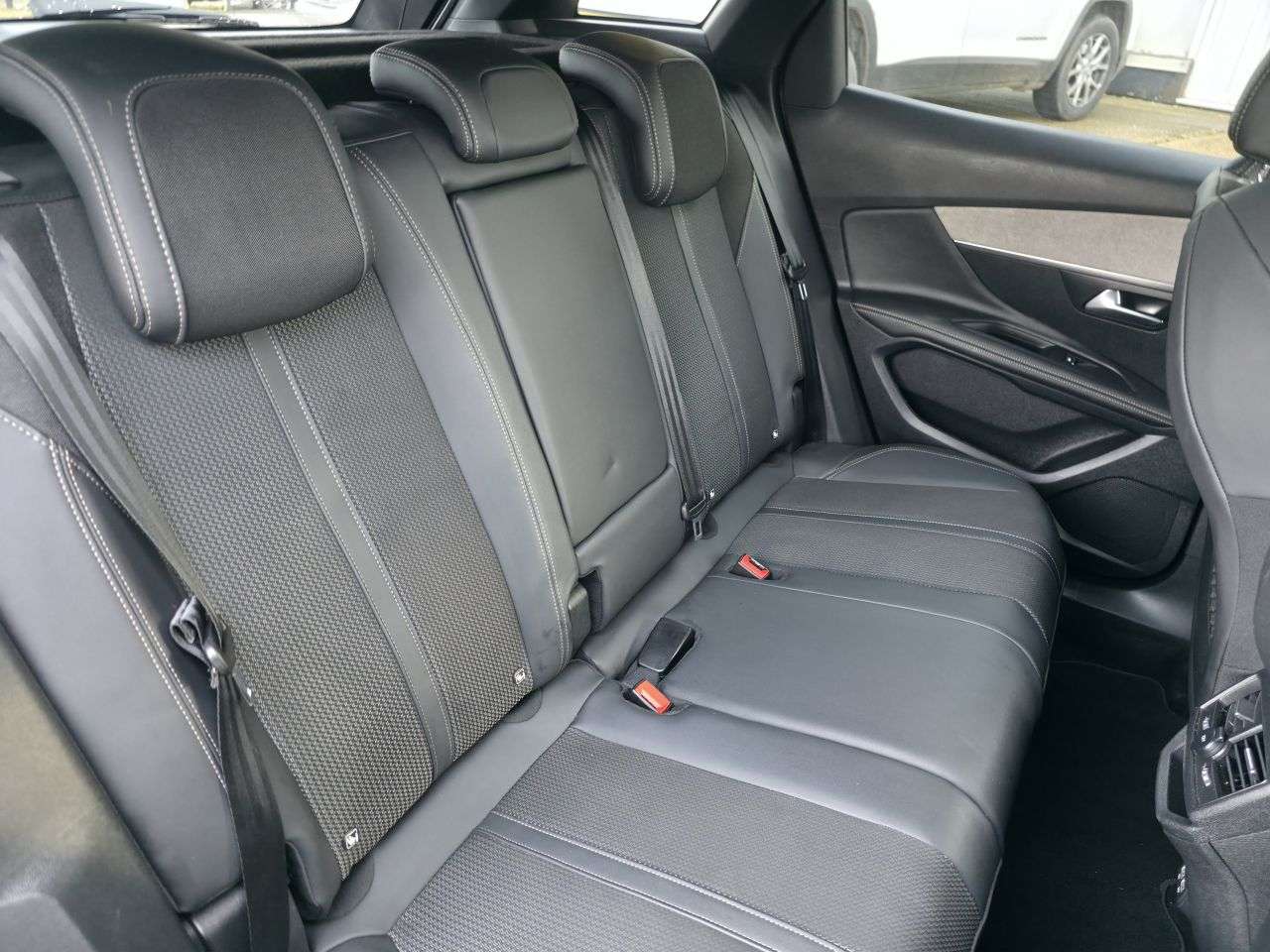 2023 PEUGEOT 3008 2023 PEUGEOT 3008