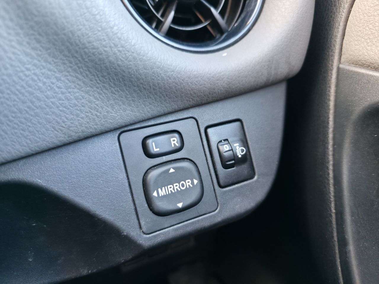 2018 TOYOTA YARIS 2018 TOYOTA YARIS