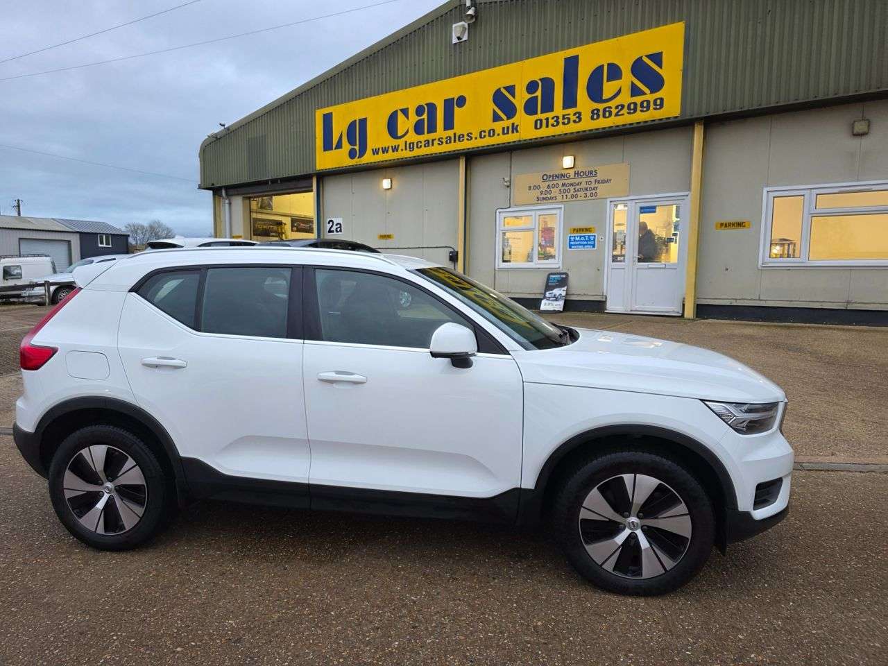 2021 VOLVO XC40 2021 VOLVO XC40