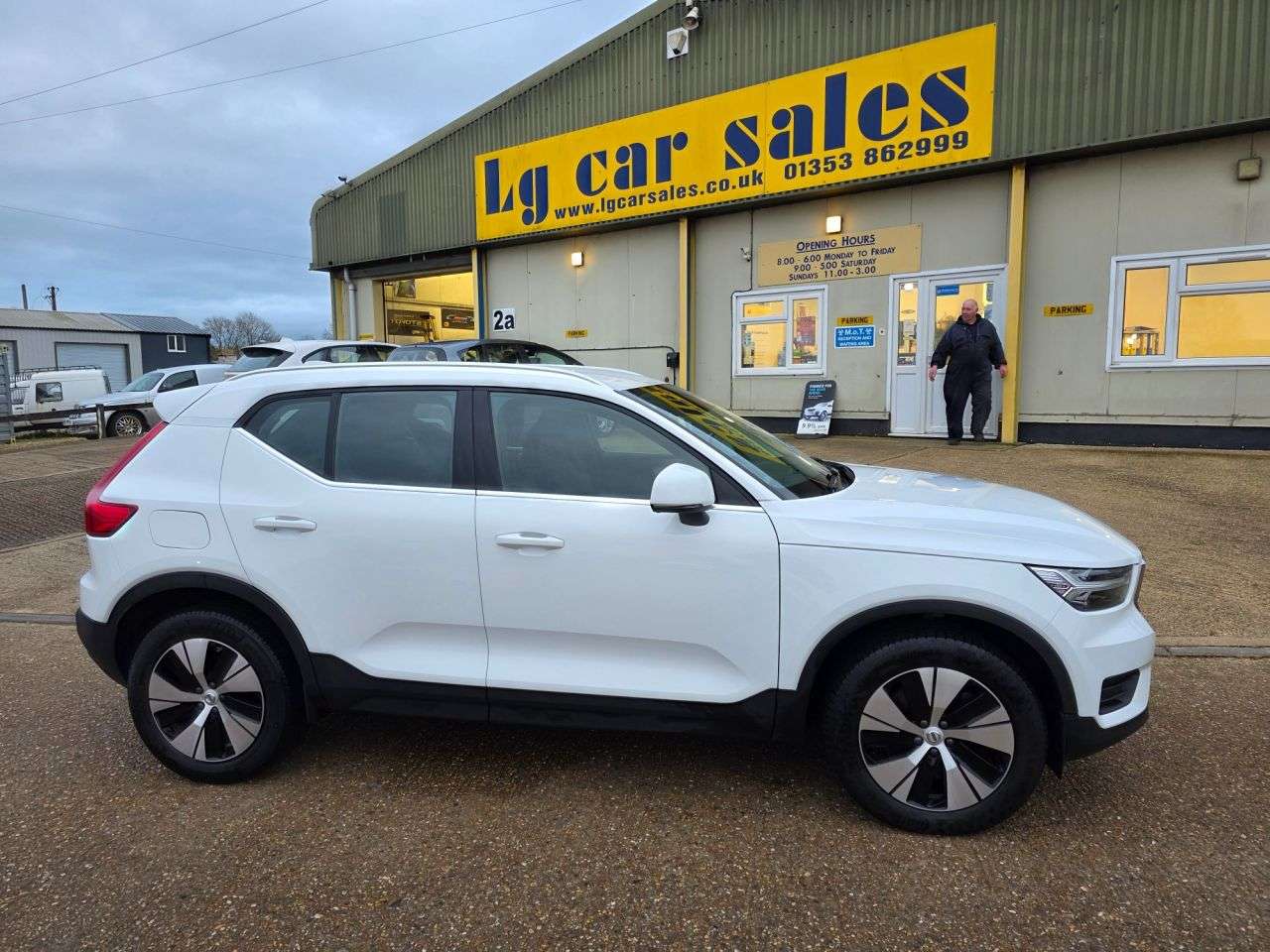 2021 VOLVO XC40 2021 VOLVO XC40