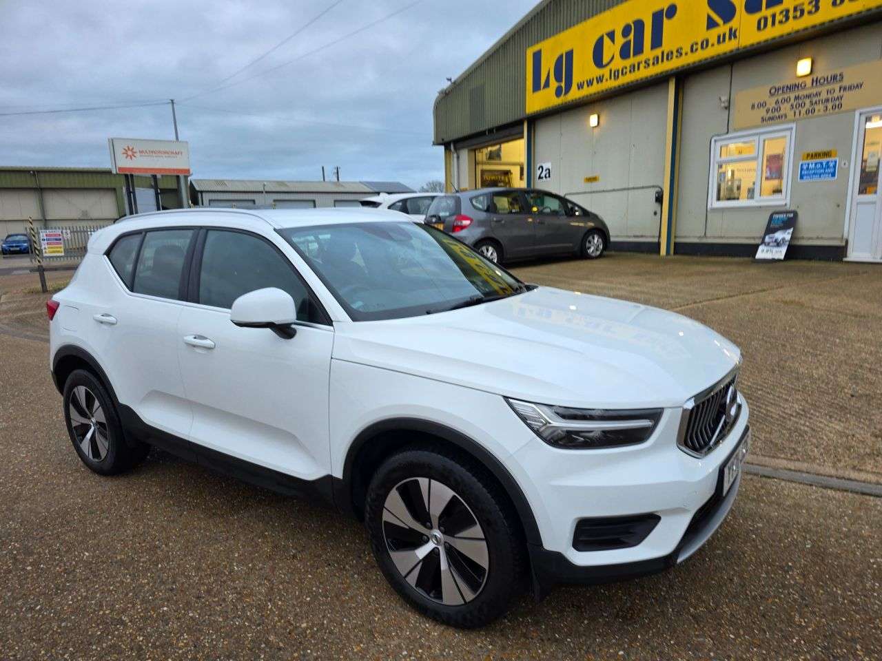 2021 VOLVO XC40 2021 VOLVO XC40