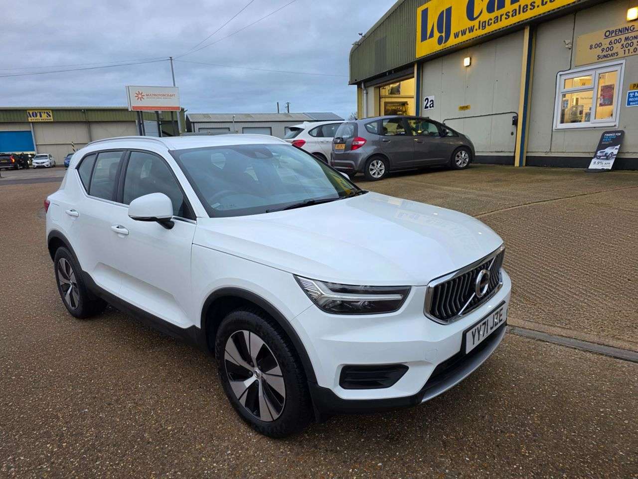 2021 VOLVO XC40 2021 VOLVO XC40