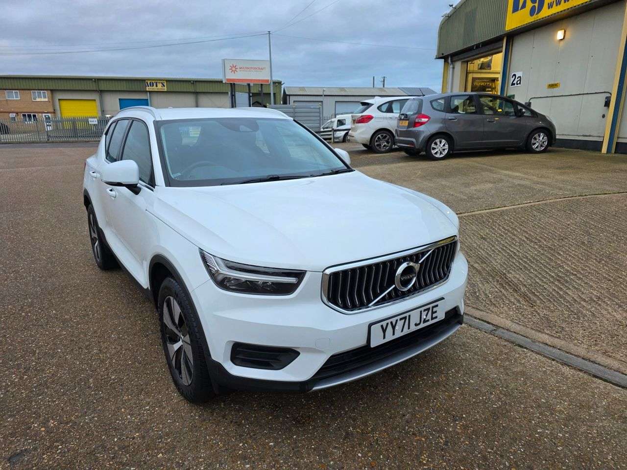 2021 VOLVO XC40 2021 VOLVO XC40