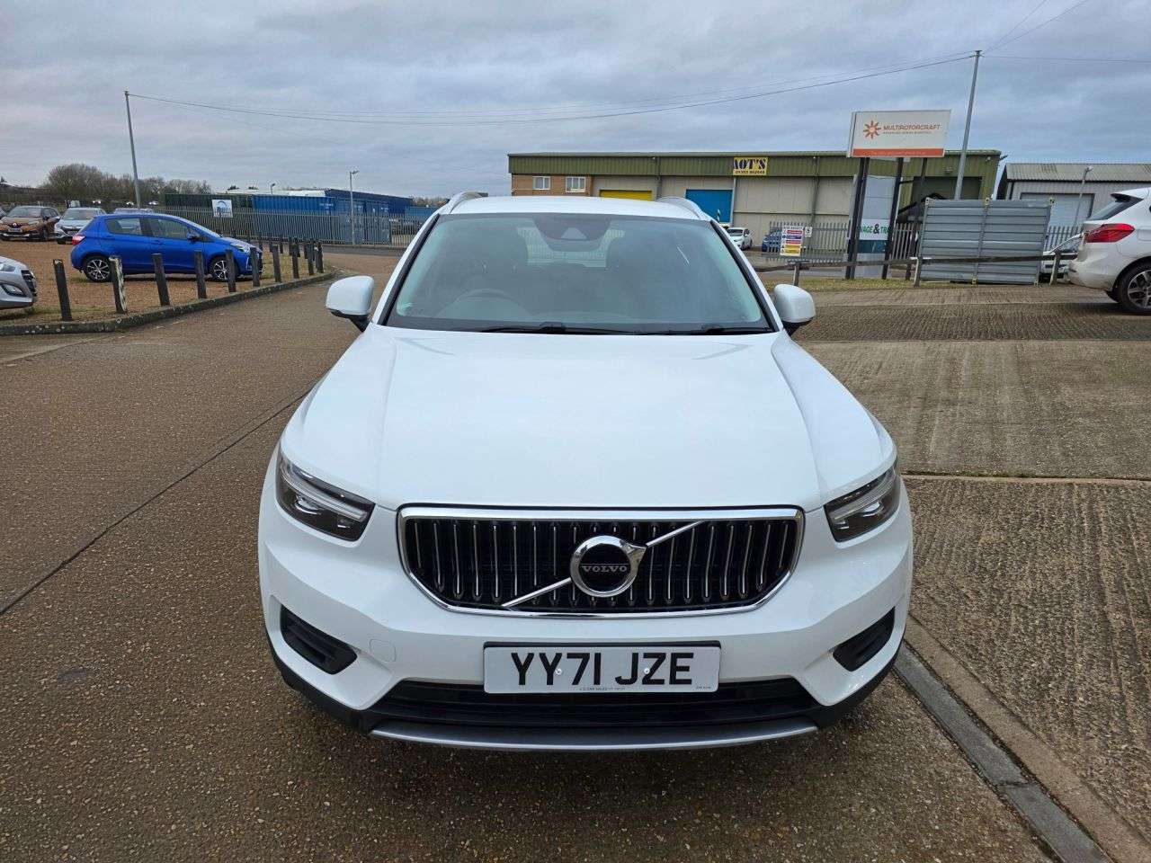 2021 VOLVO XC40 2021 VOLVO XC40